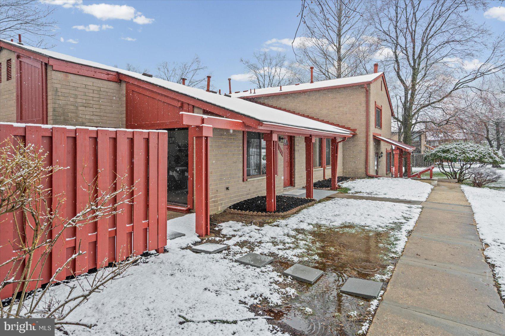 VILLAGE OF OAKLAND MILLS - Residential