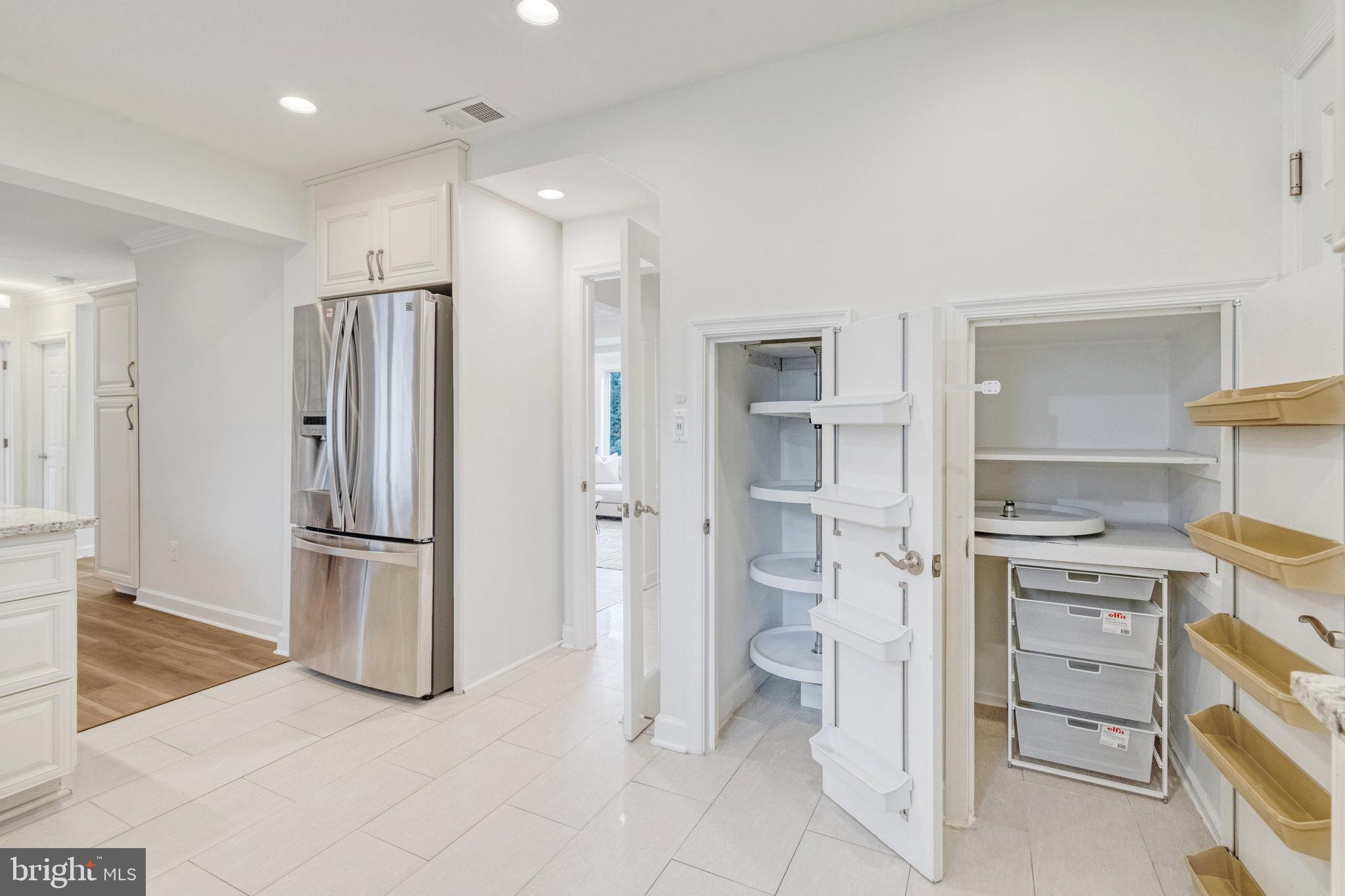 EAST VIENNA WOODS - Residential