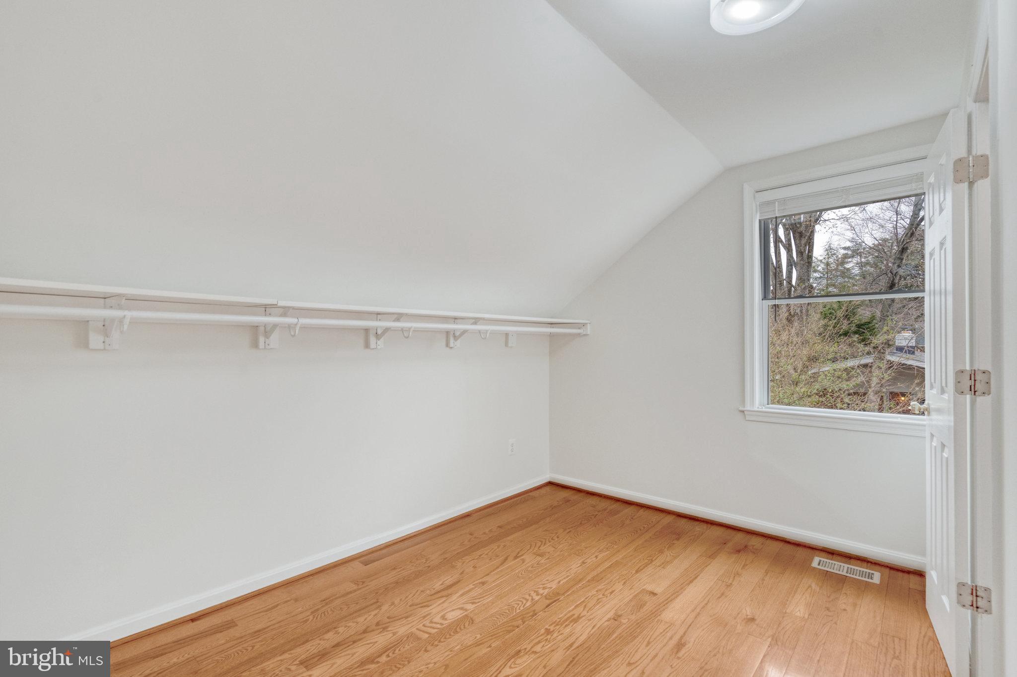 EAST VIENNA WOODS - Residential