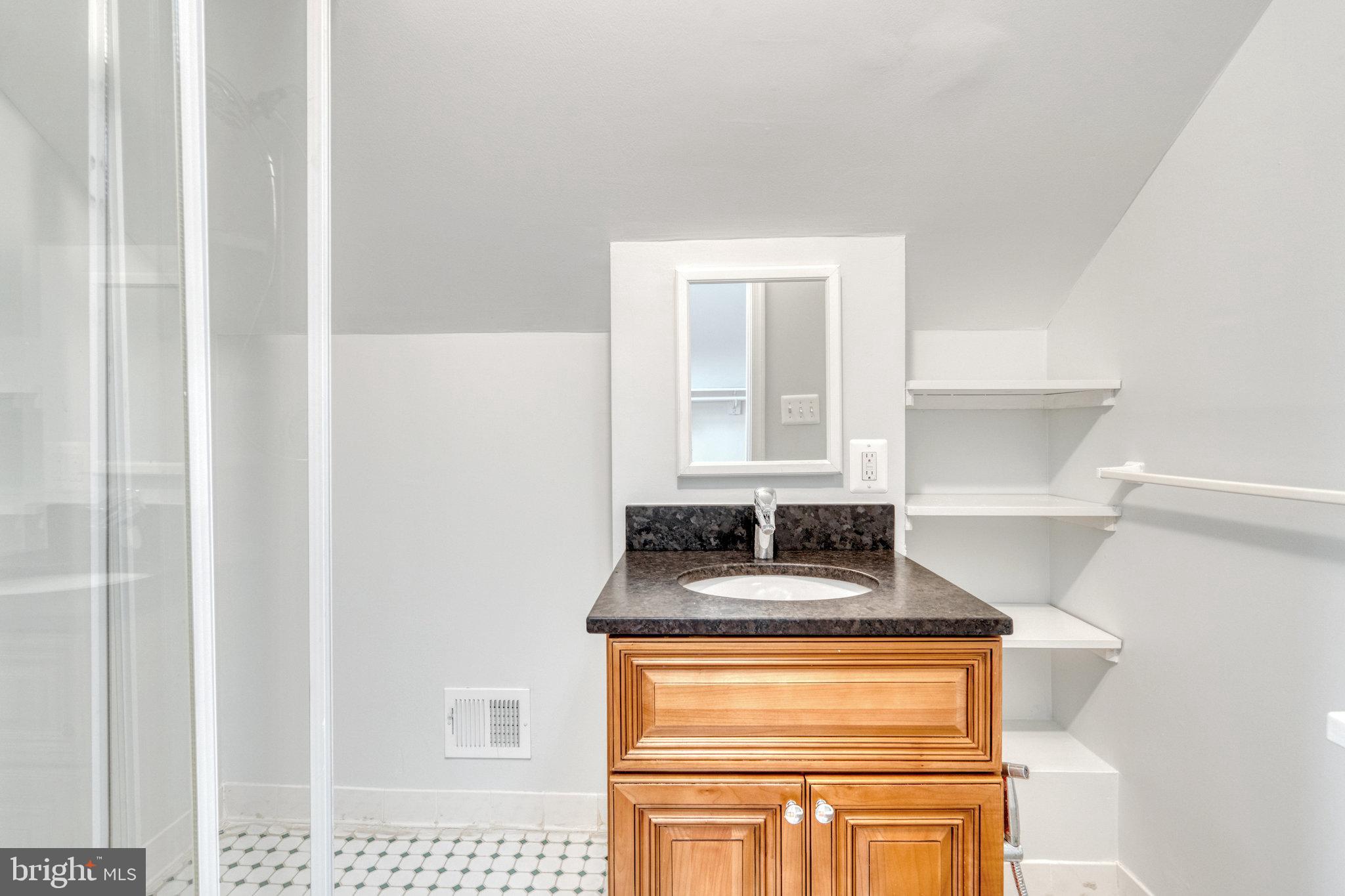 EAST VIENNA WOODS - Residential