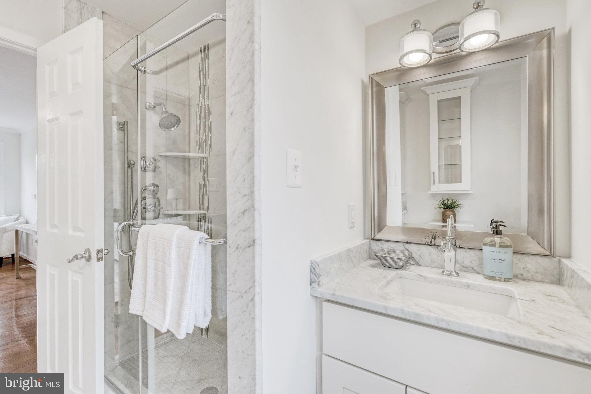 EAST VIENNA WOODS - Residential