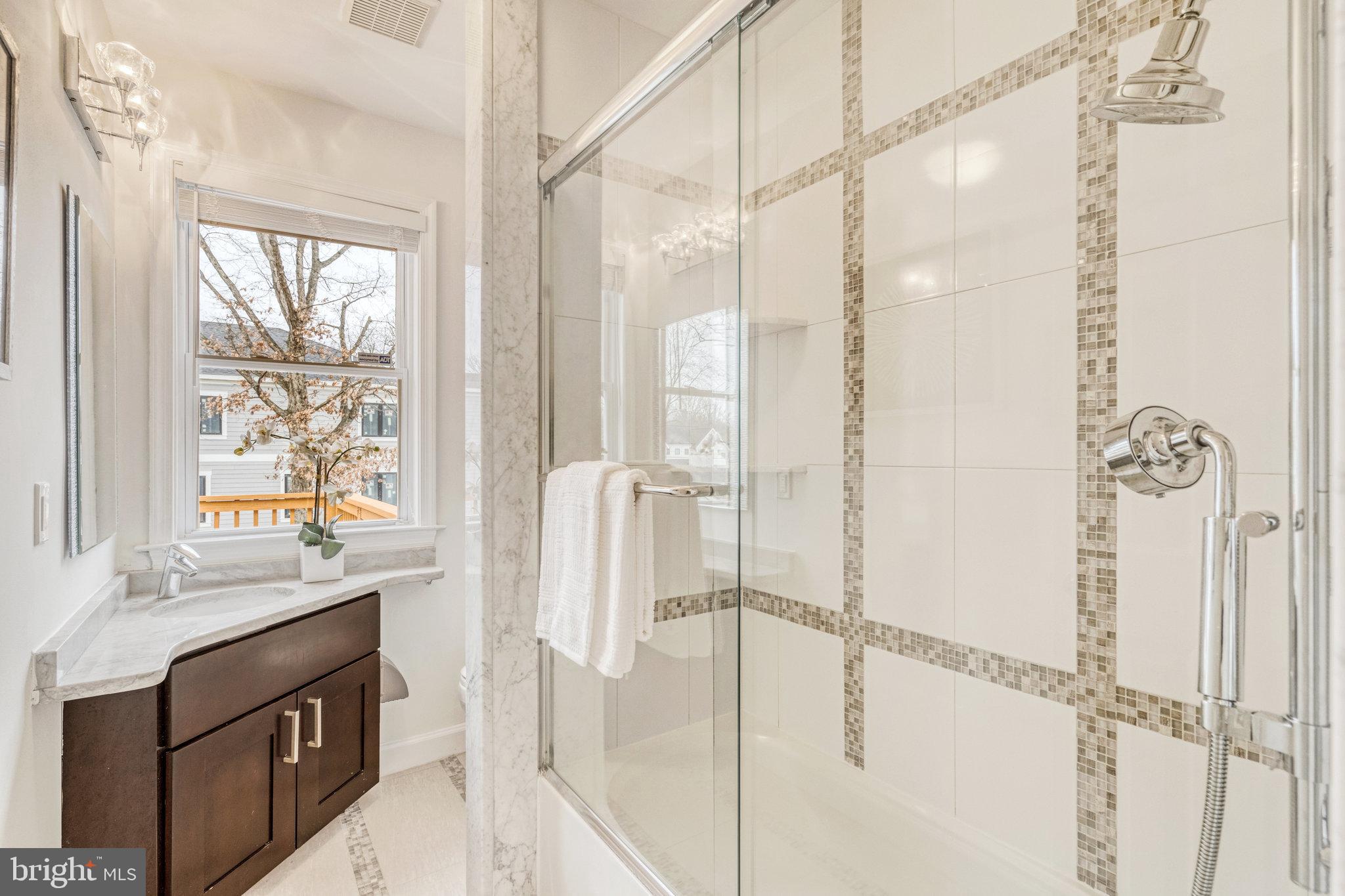 EAST VIENNA WOODS - Residential