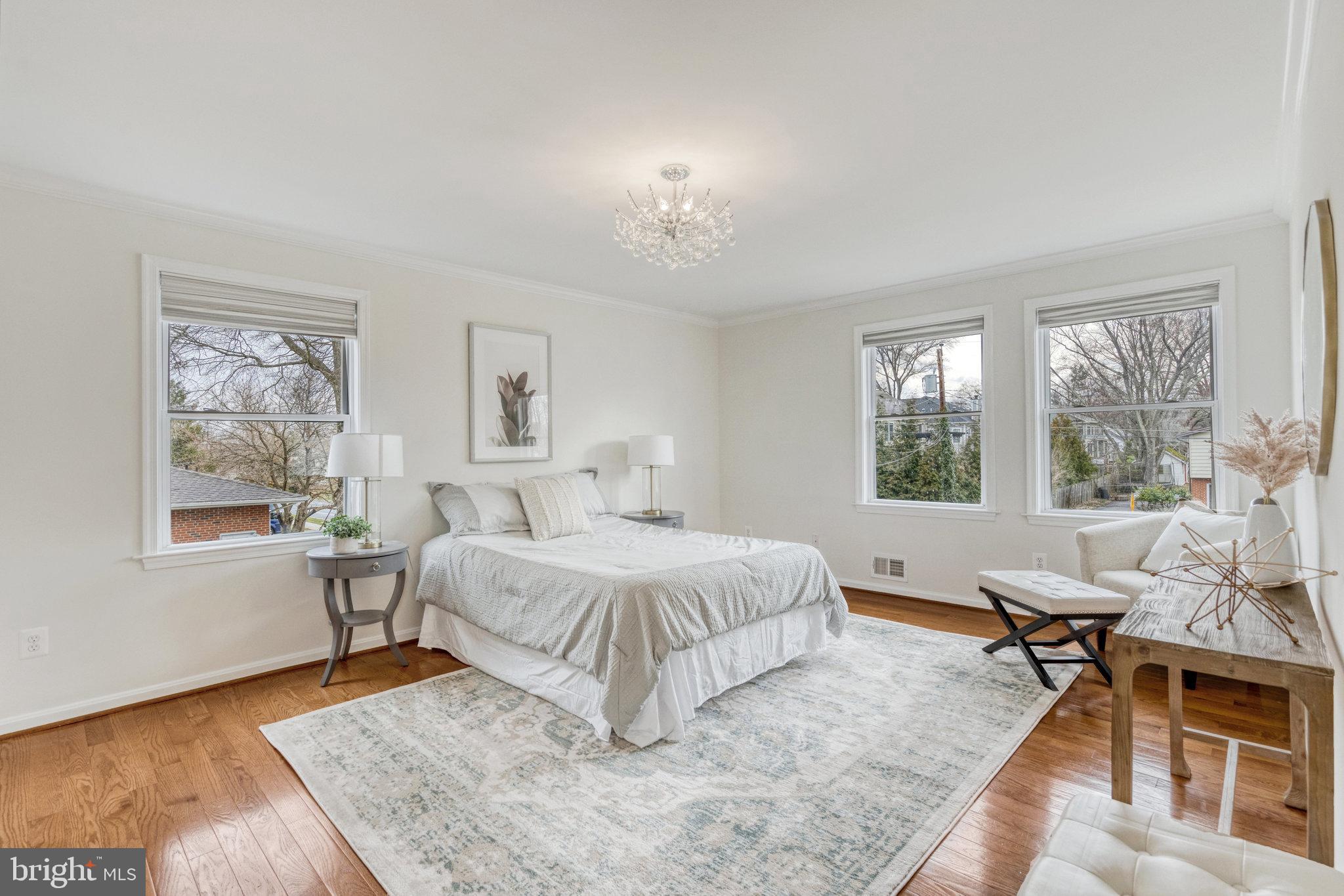 EAST VIENNA WOODS - Residential