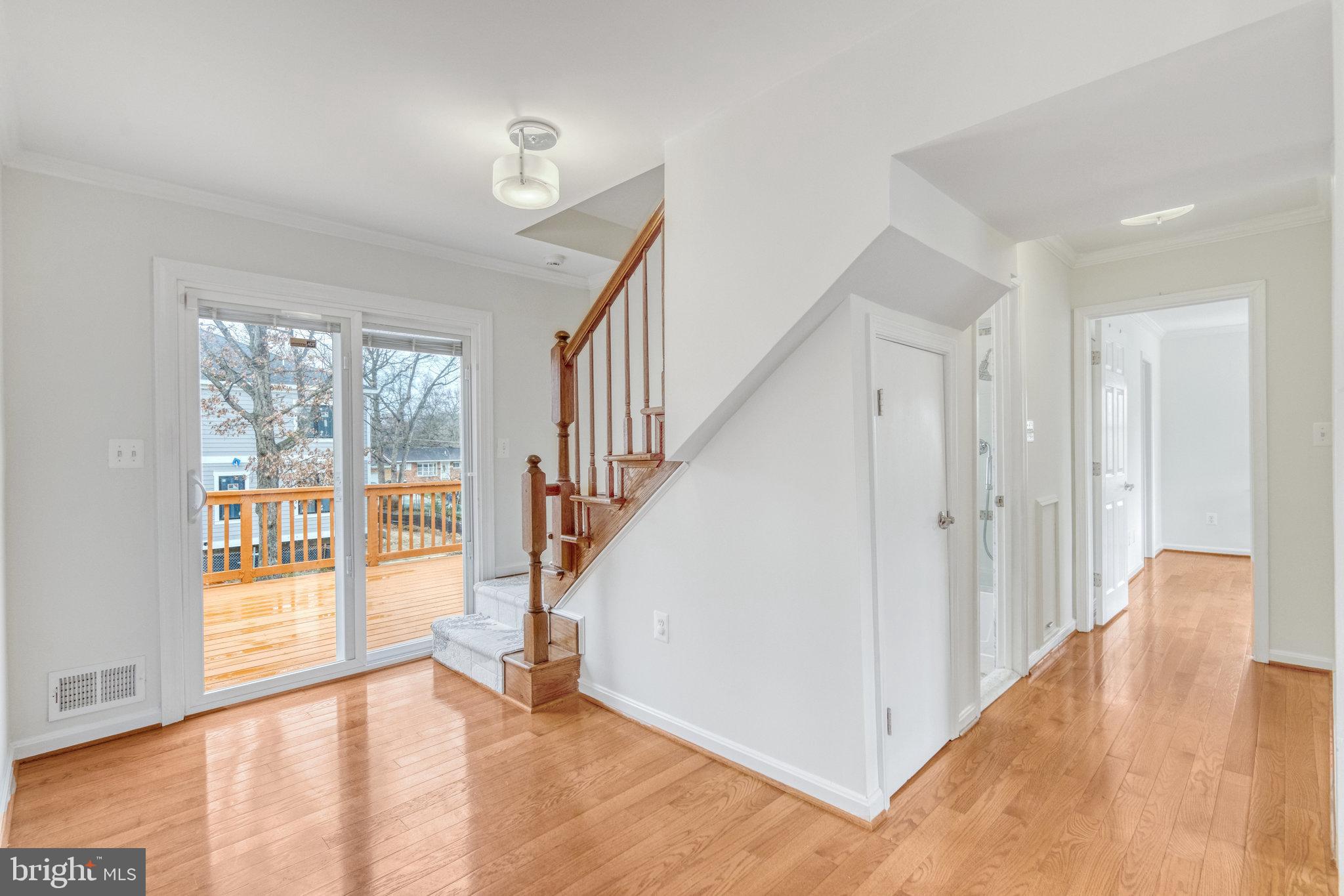 EAST VIENNA WOODS - Residential