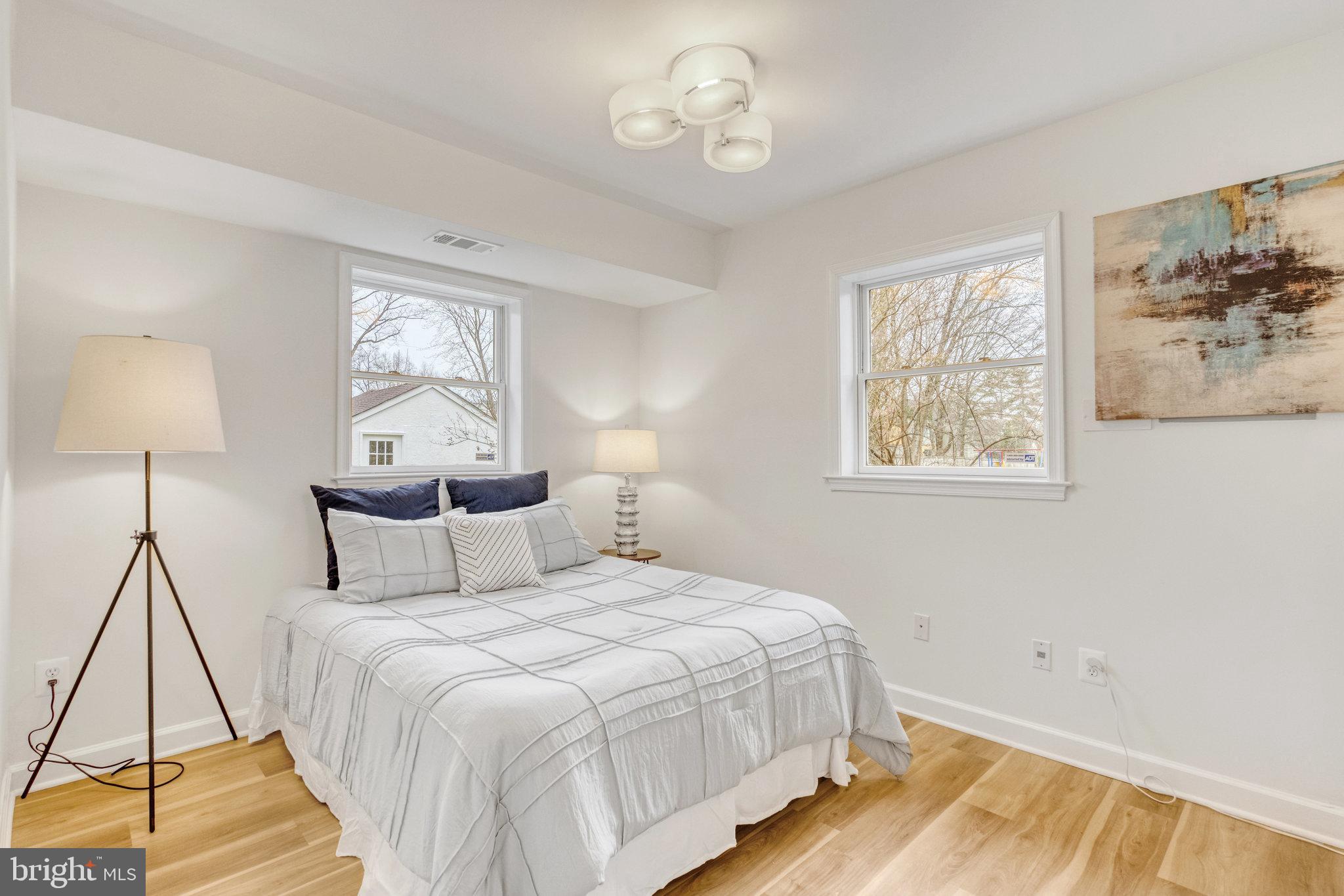 EAST VIENNA WOODS - Residential