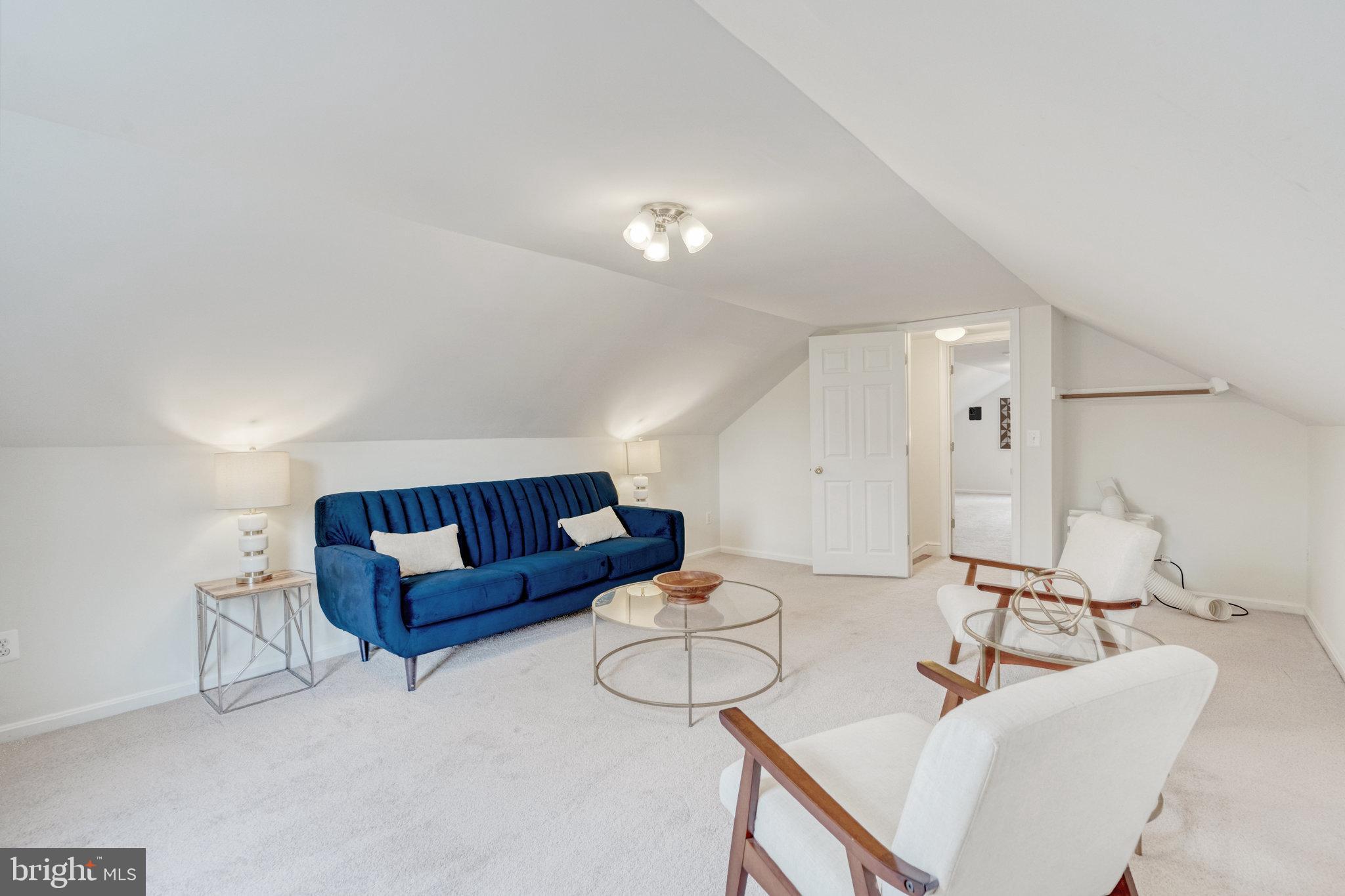 EAST VIENNA WOODS - Residential