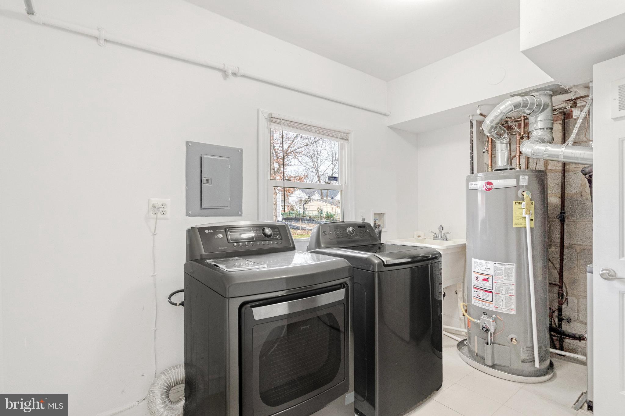 EAST VIENNA WOODS - Residential