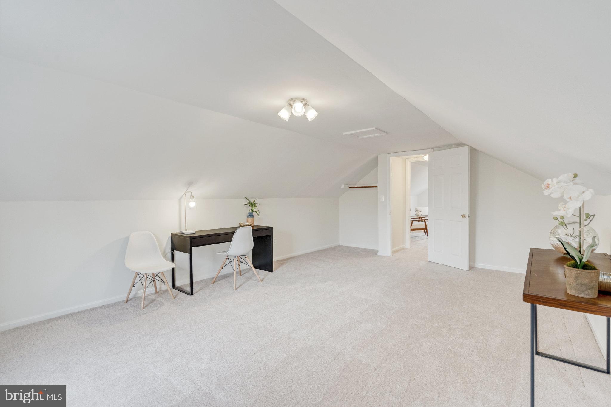 EAST VIENNA WOODS - Residential