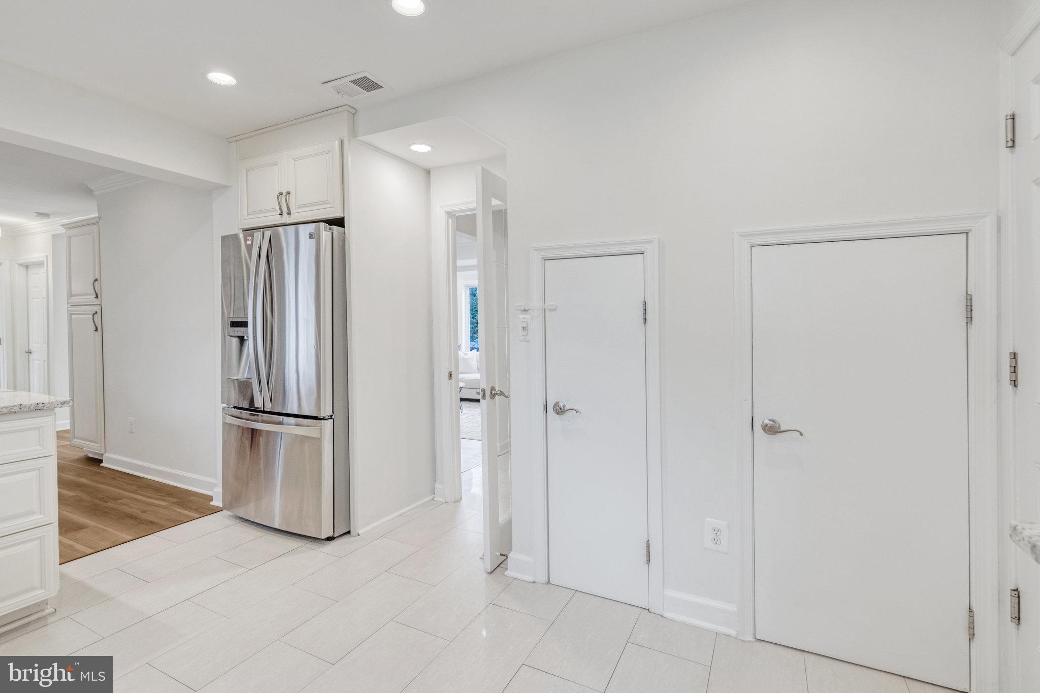 EAST VIENNA WOODS - Residential