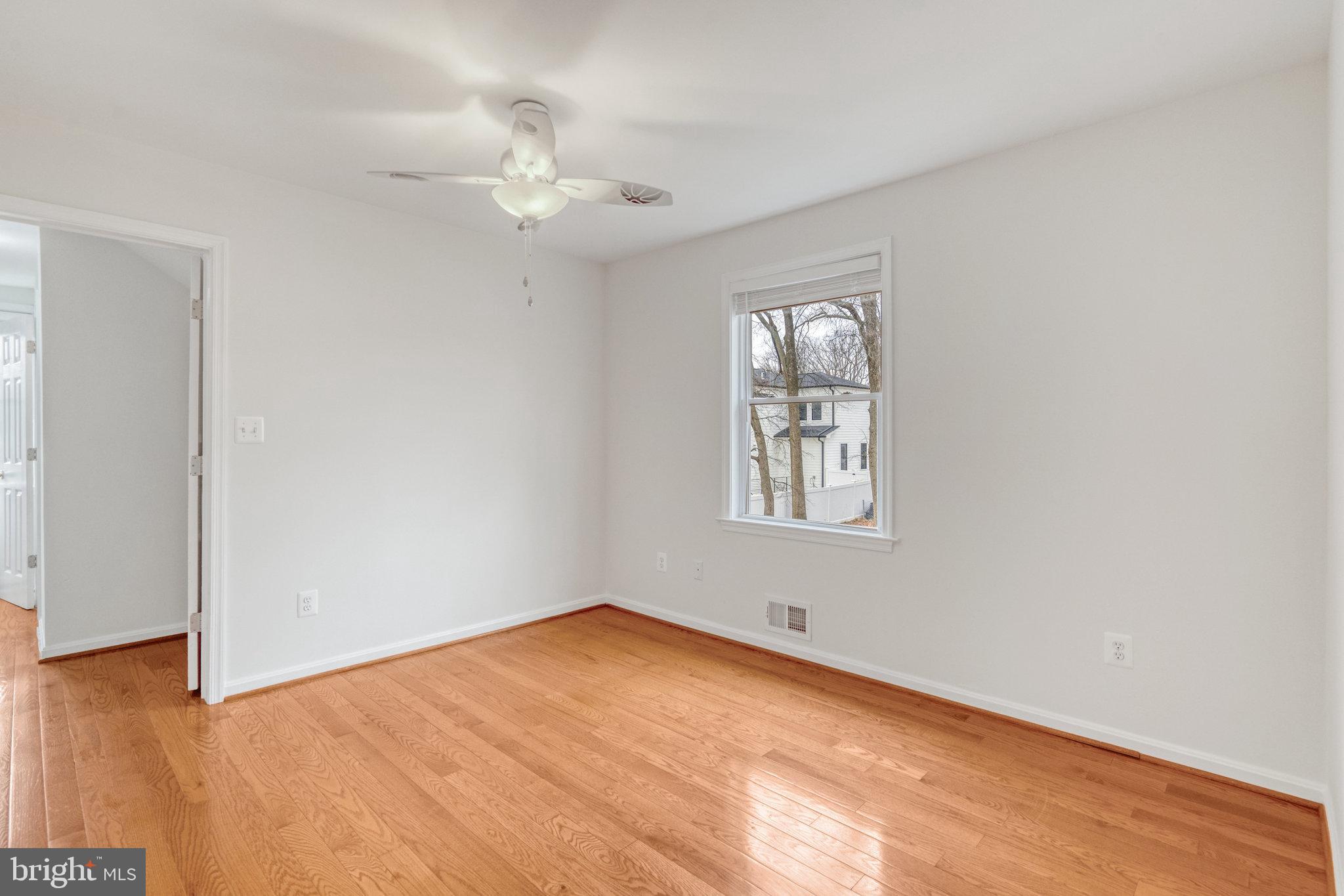 EAST VIENNA WOODS - Residential