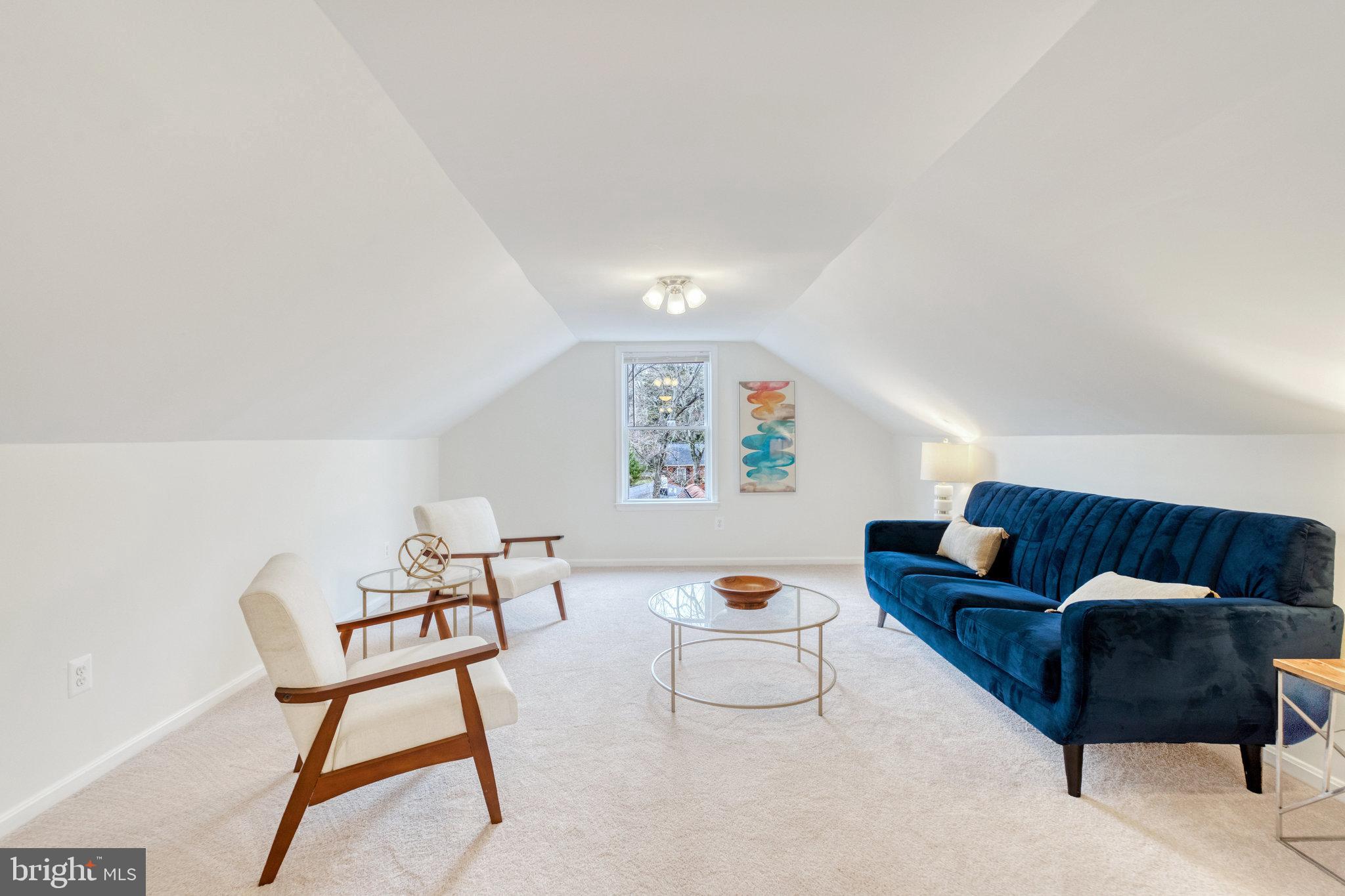 EAST VIENNA WOODS - Residential