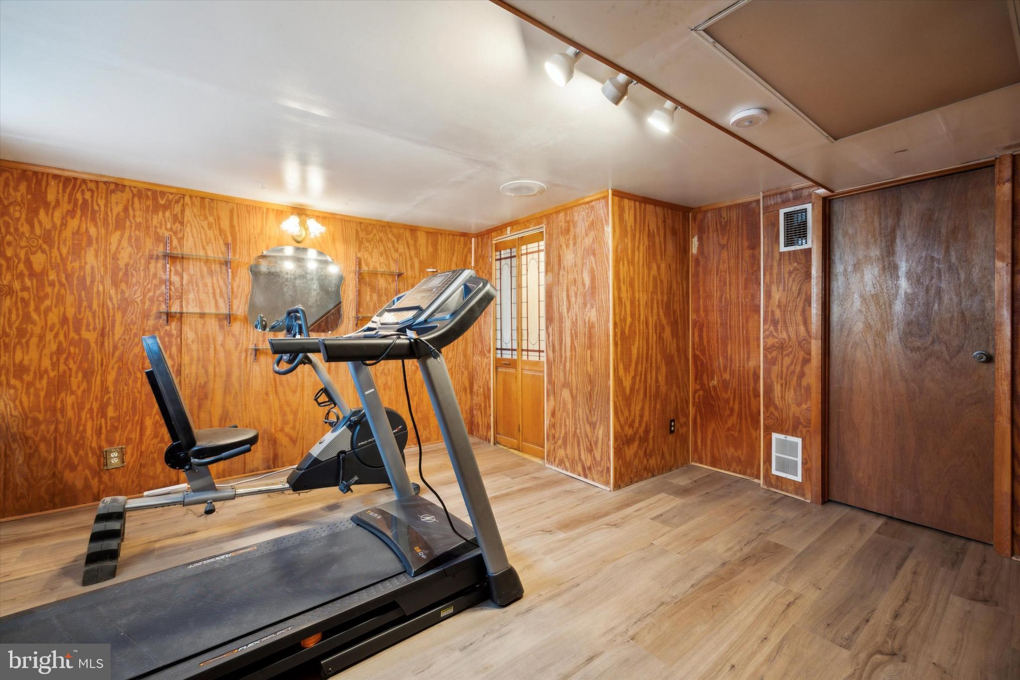 HOLMESBURG - Residential