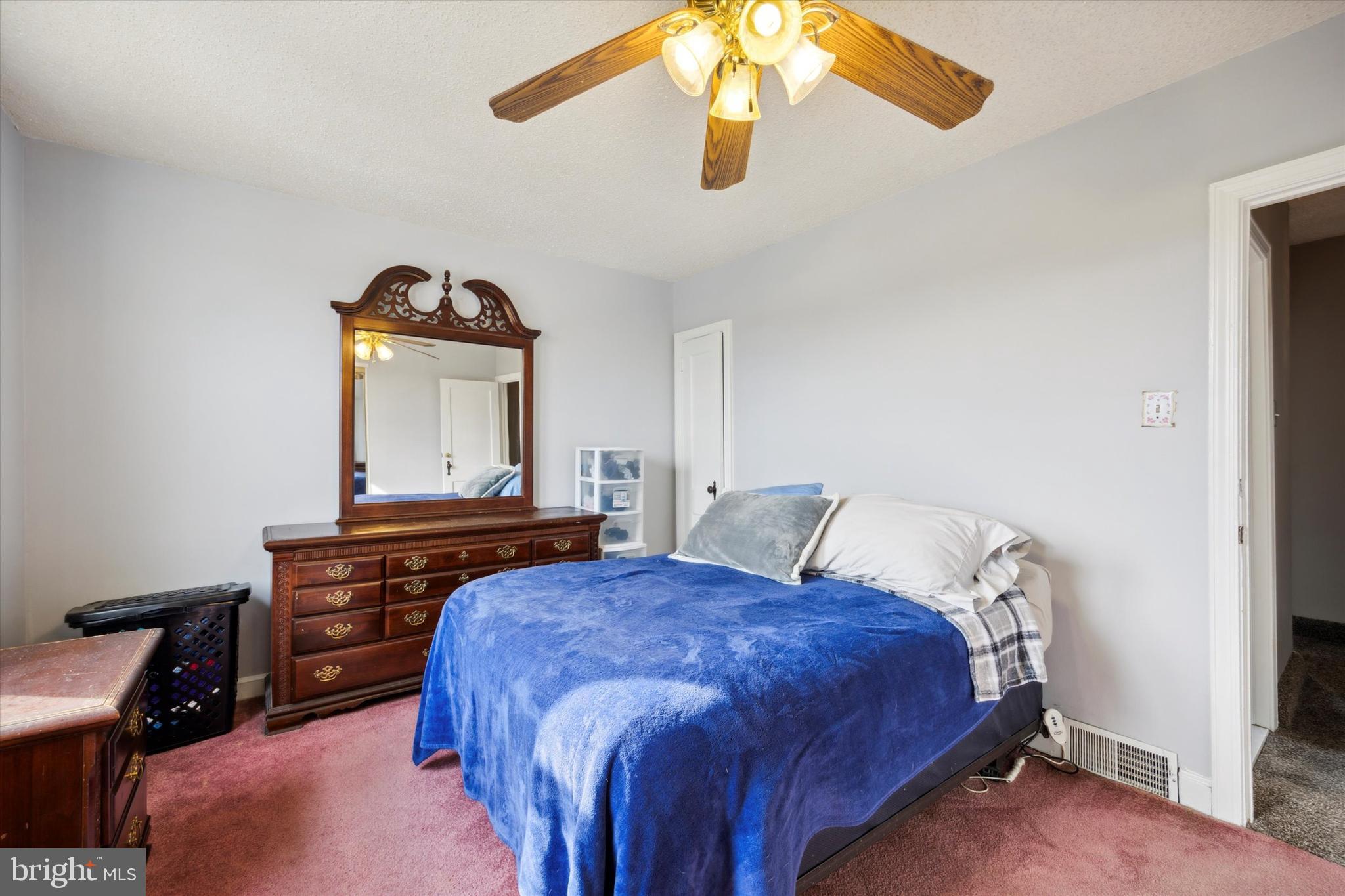 HOLMESBURG - Residential