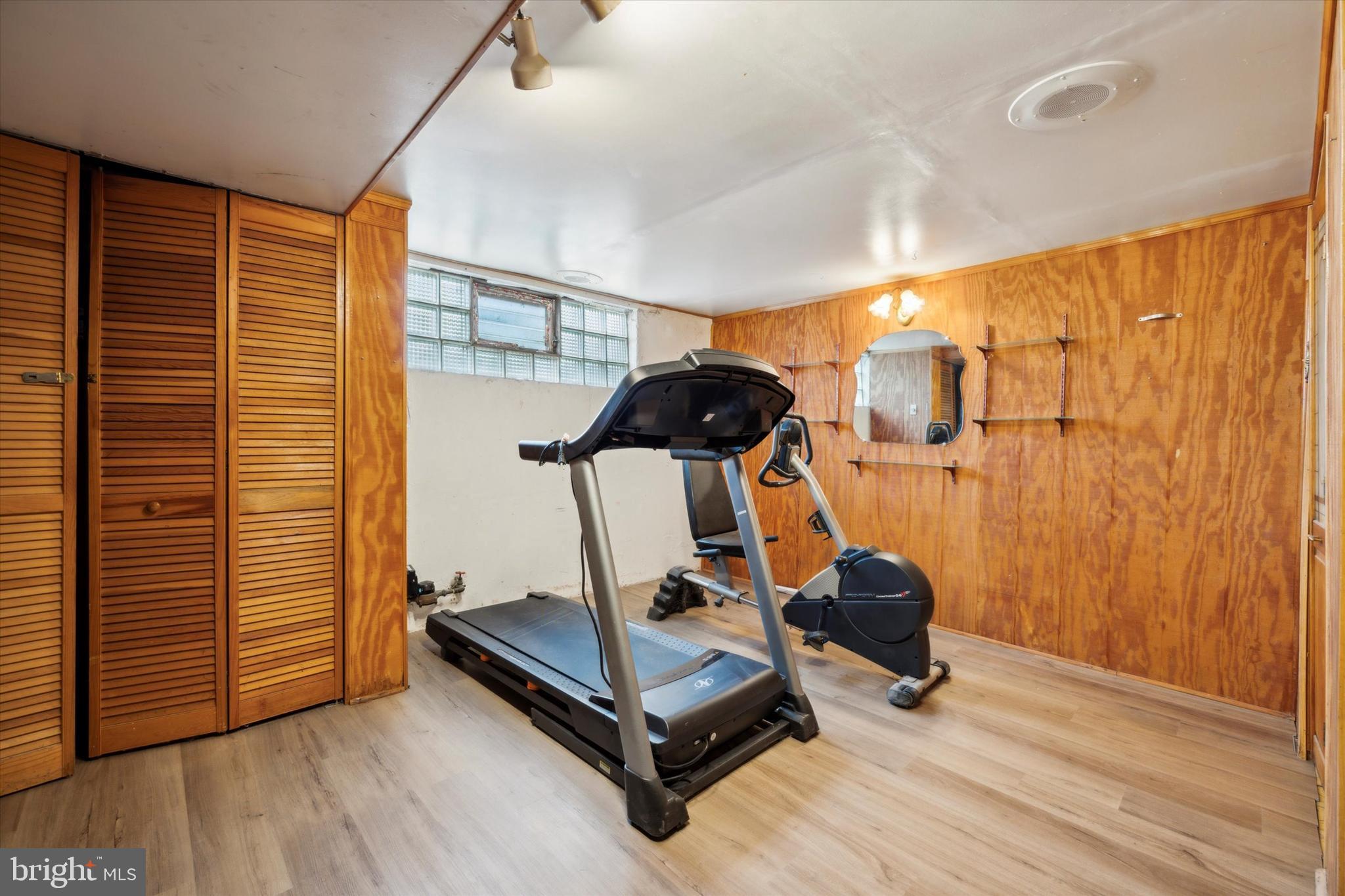 HOLMESBURG - Residential