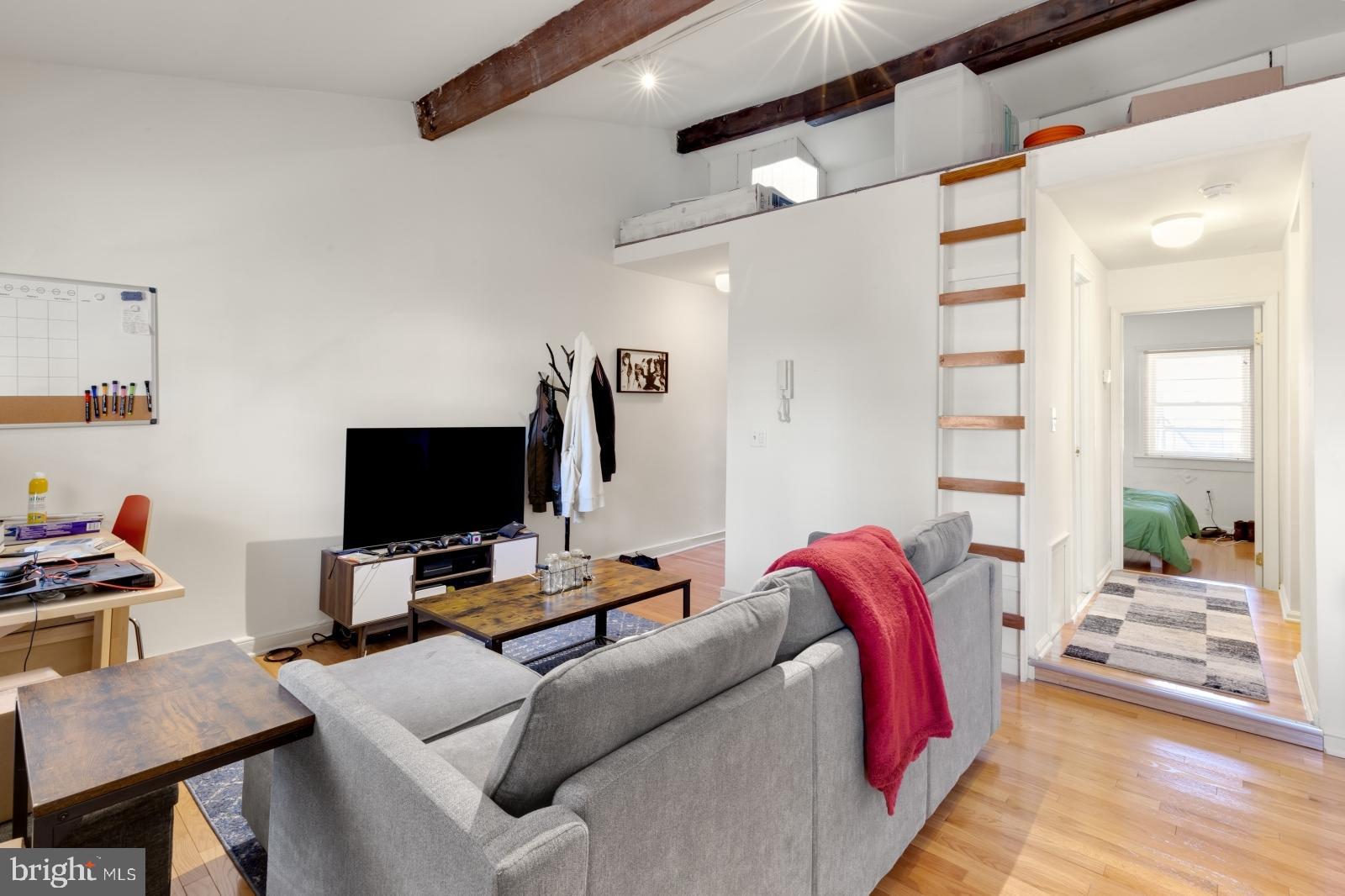 258 S 9TH STREET 4F