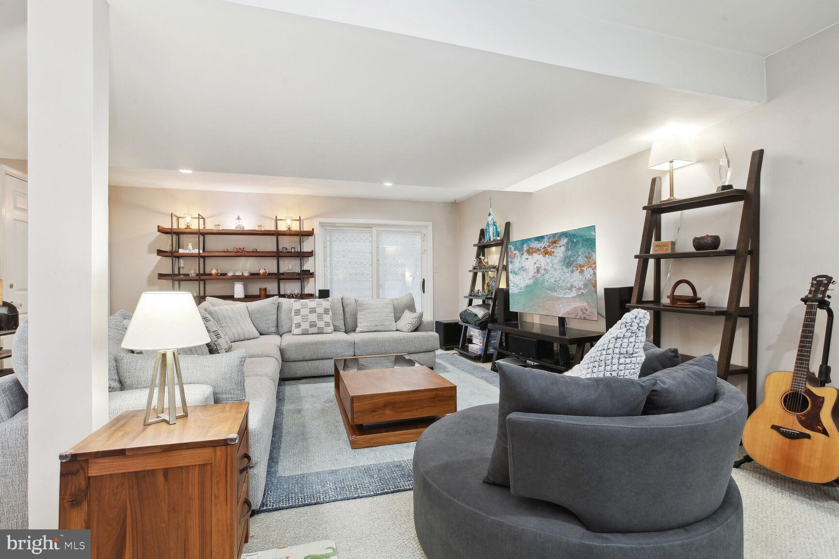 STONEYBROOKE VILLAGE - Residential