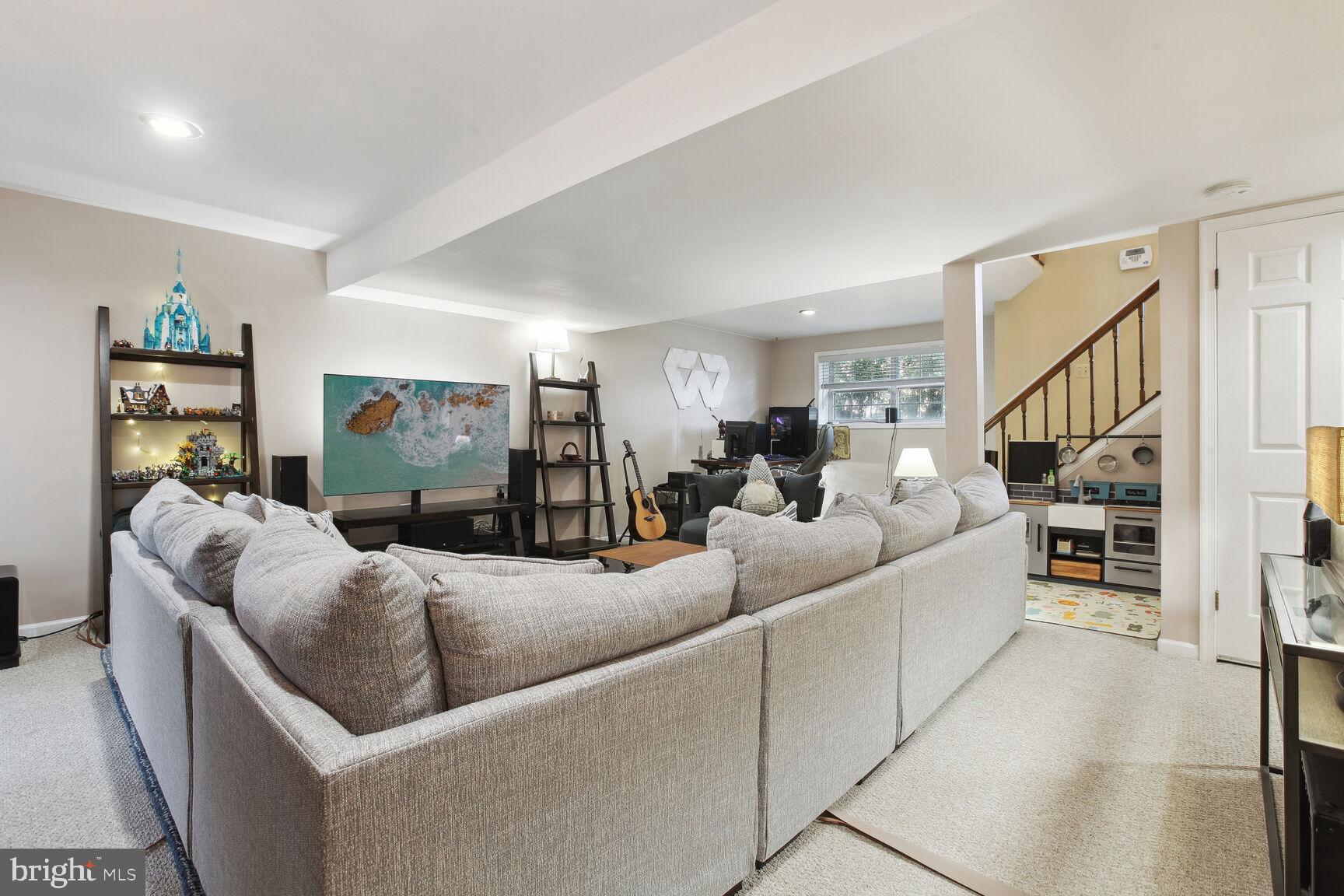 STONEYBROOKE VILLAGE - Residential