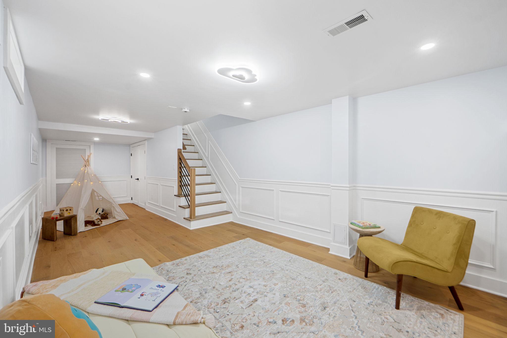 FOX HILLS OF POTOMAC - Residential