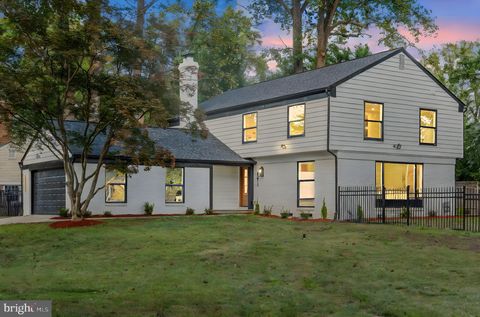 Photo of 8511 Hunter Creek Trail, ROCKVILLE, MD 20854 (MLS # MDMC2203134)