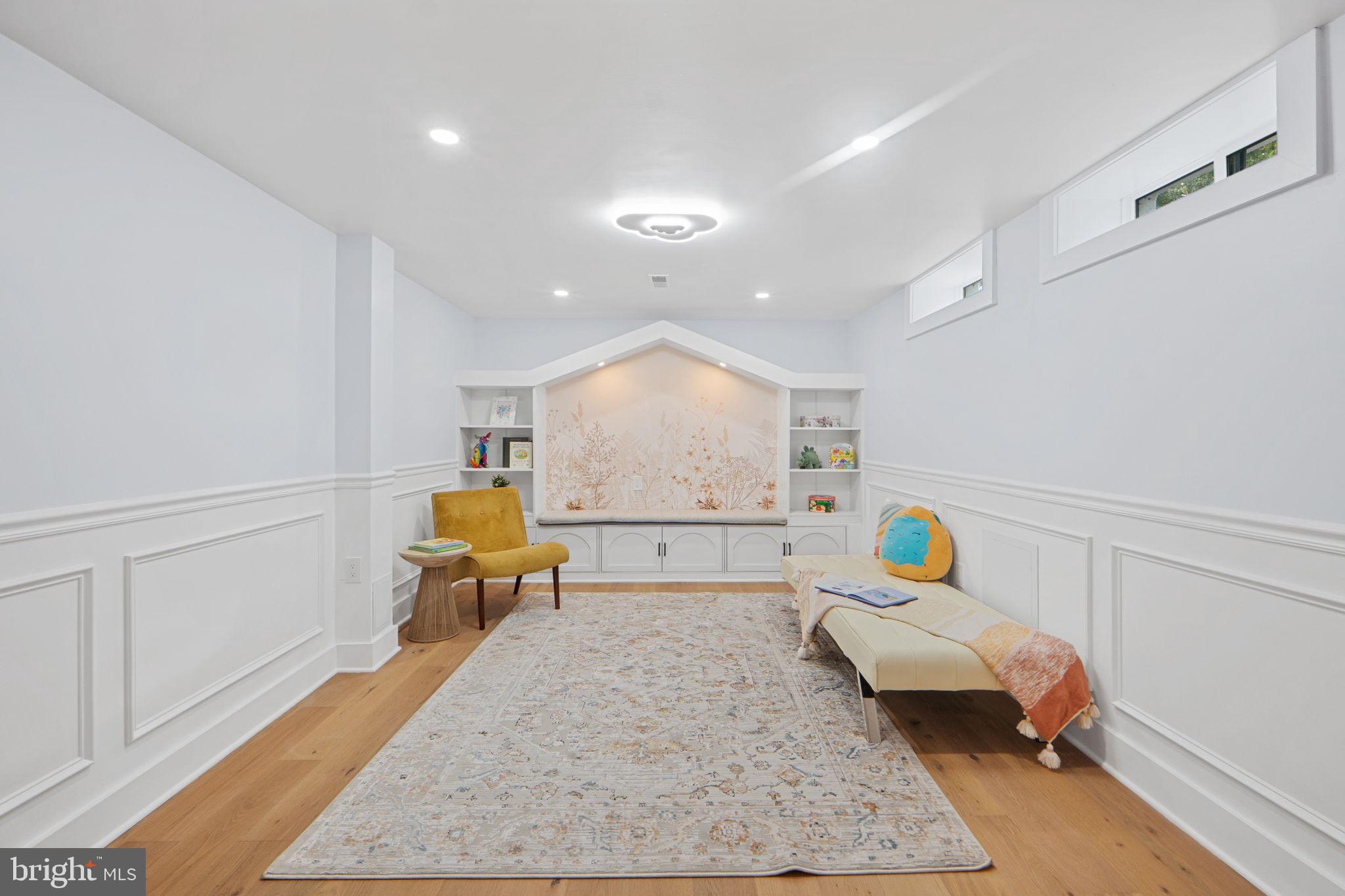 FOX HILLS OF POTOMAC - Residential