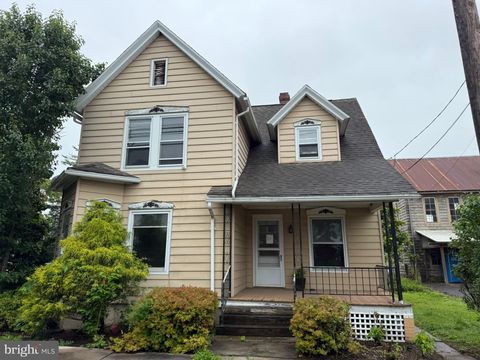 Homes For Sale - 77 Spring Street<br/> BEAVER SPRINGS, PA 17812