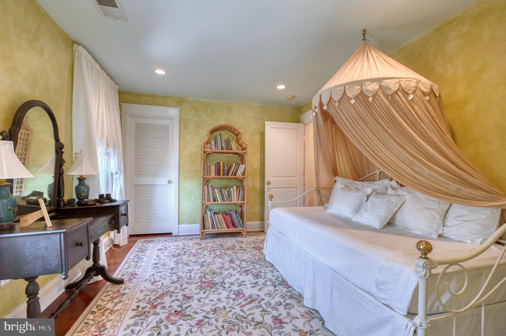 ASHTON HEIGHTS - Residential