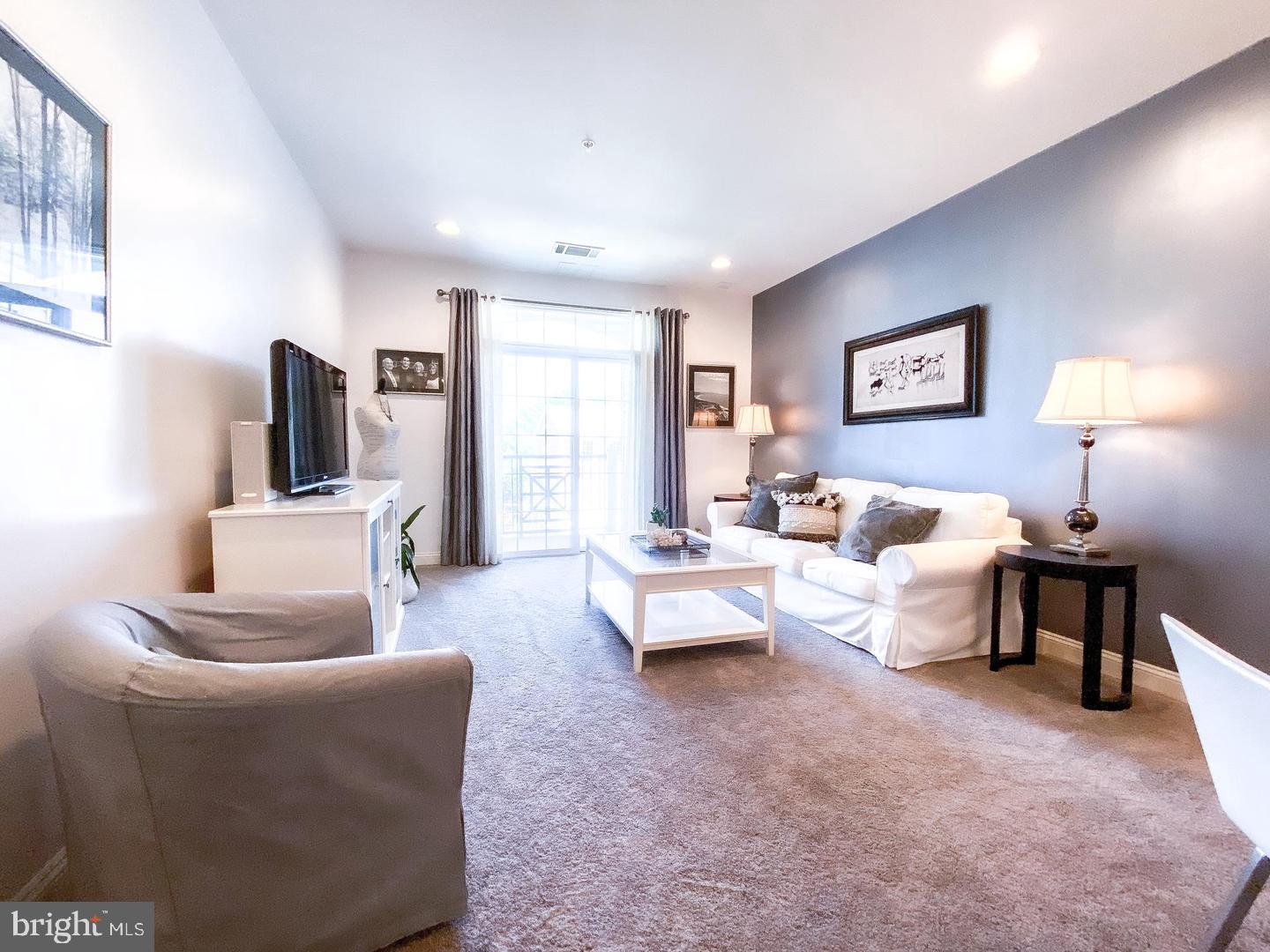 300 W ELM STREET 2331