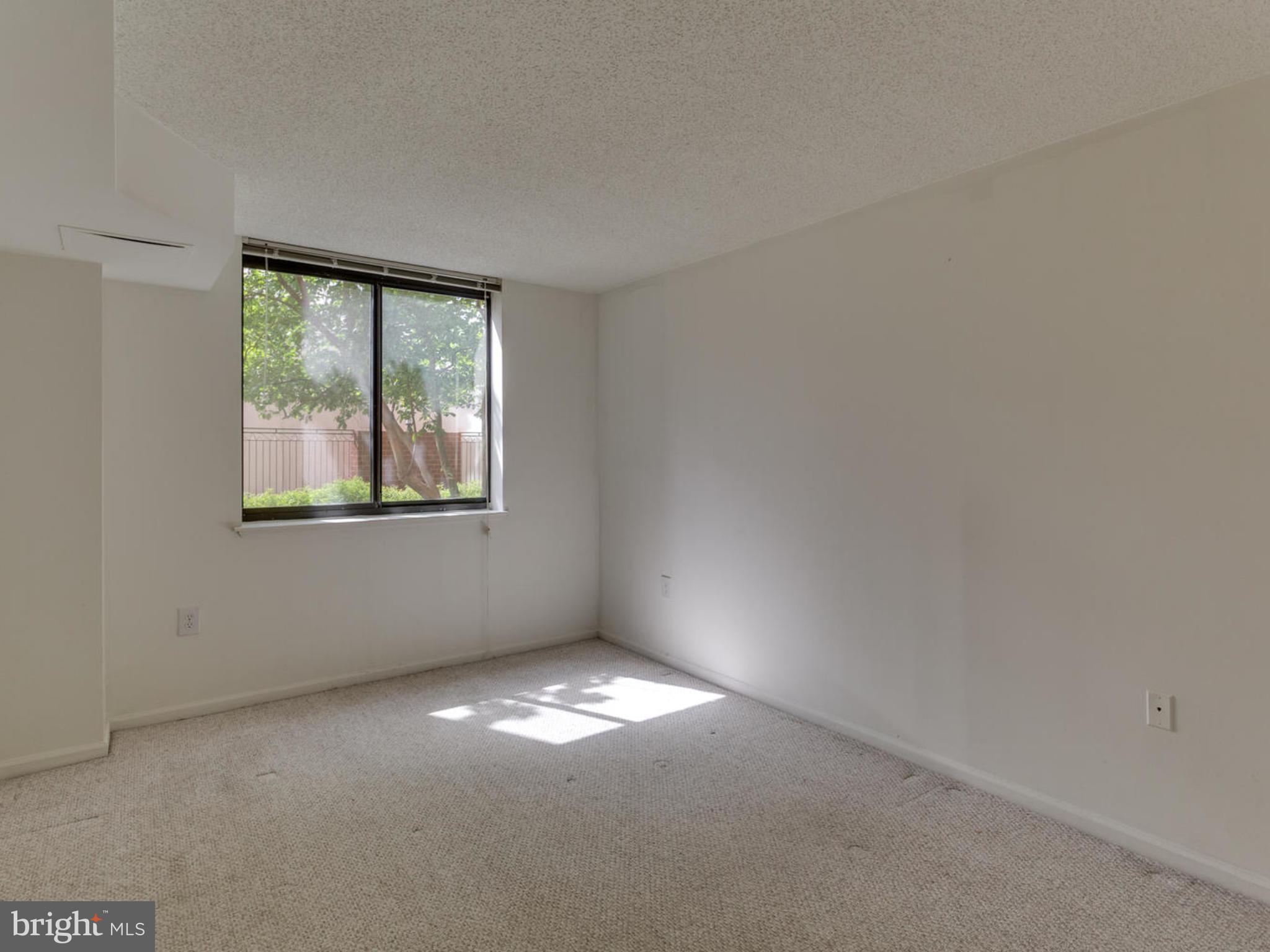 RENAISSANCE - Residential Lease