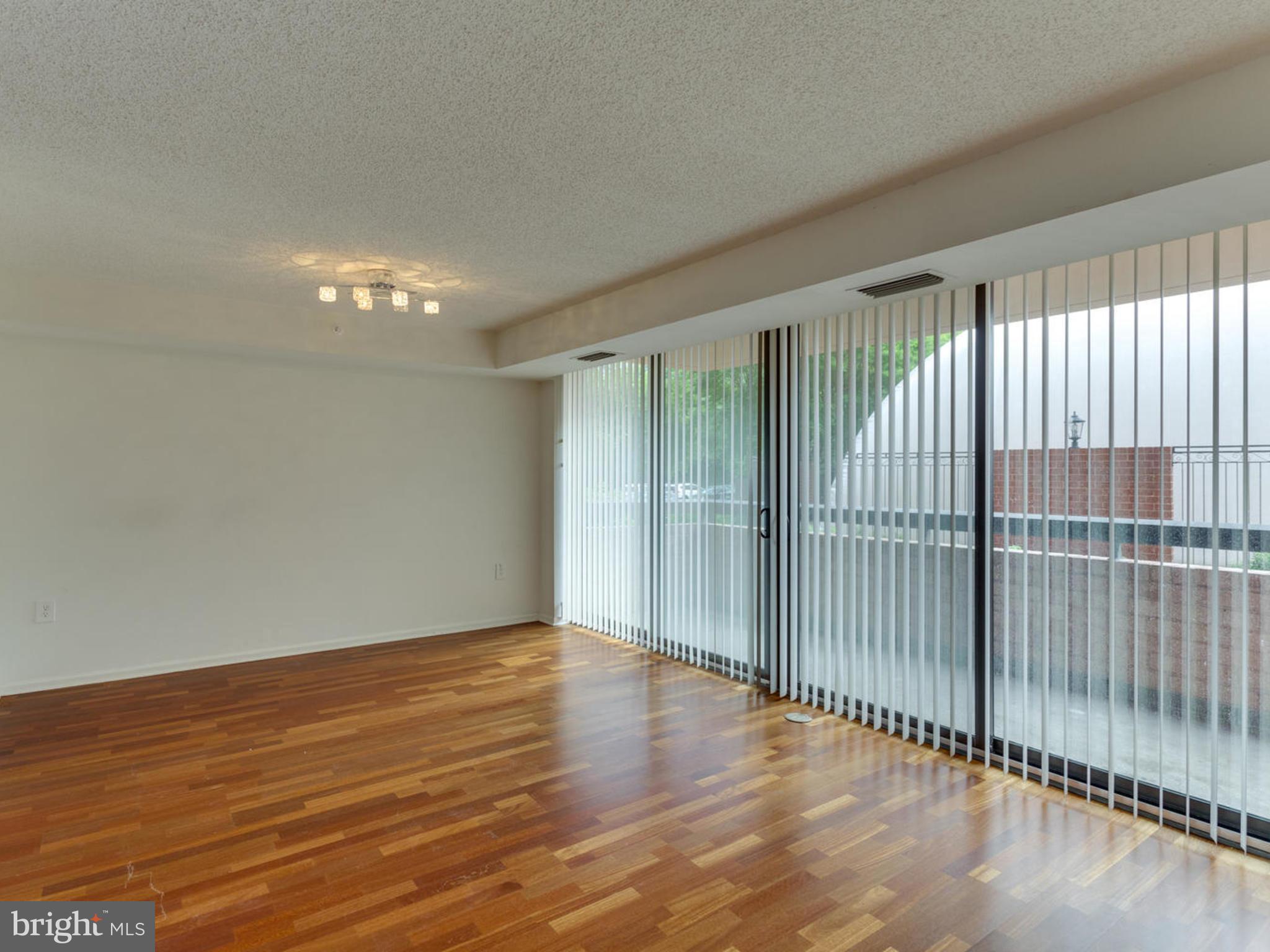 RENAISSANCE - Residential Lease