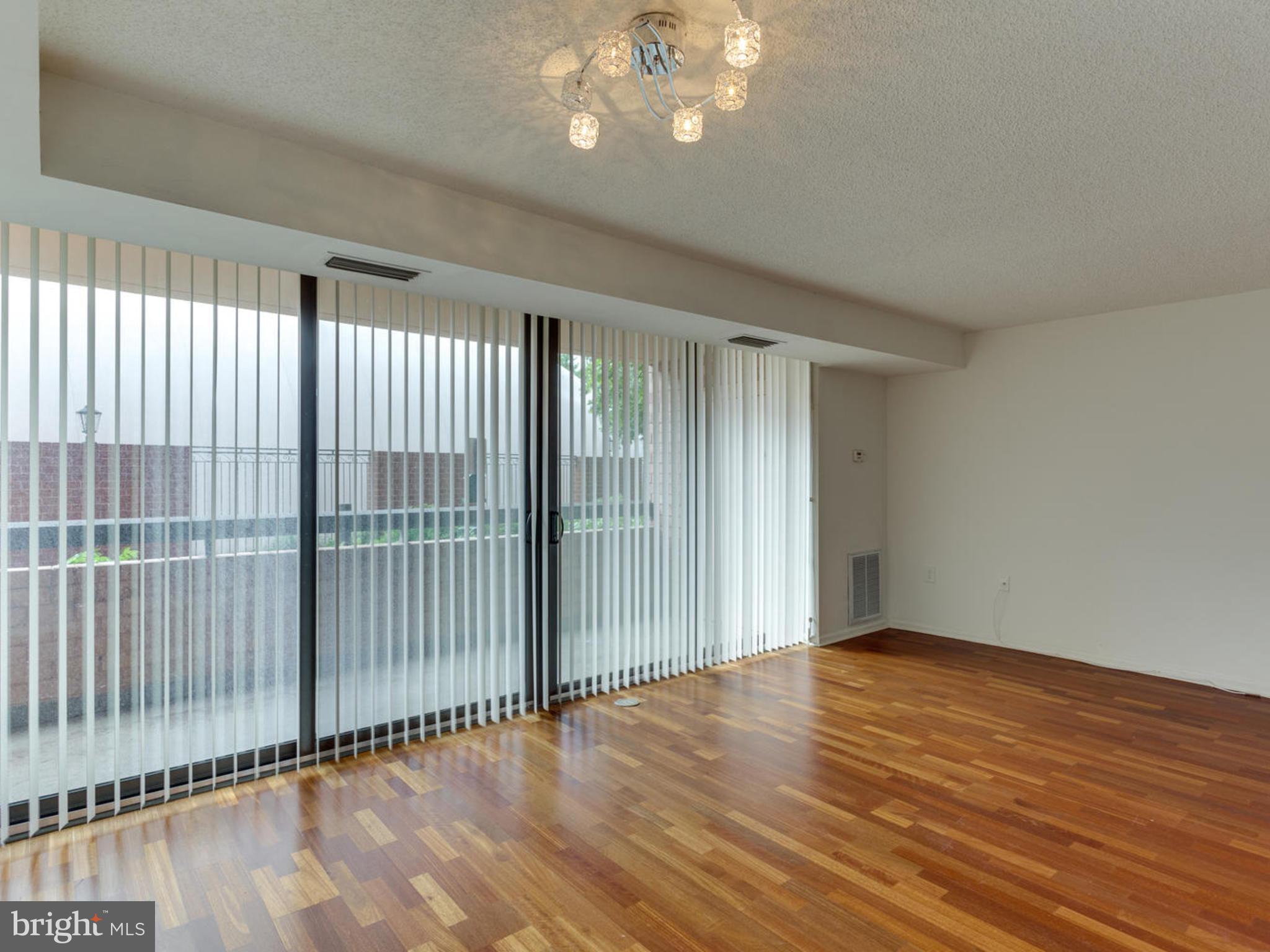 RENAISSANCE - Residential Lease