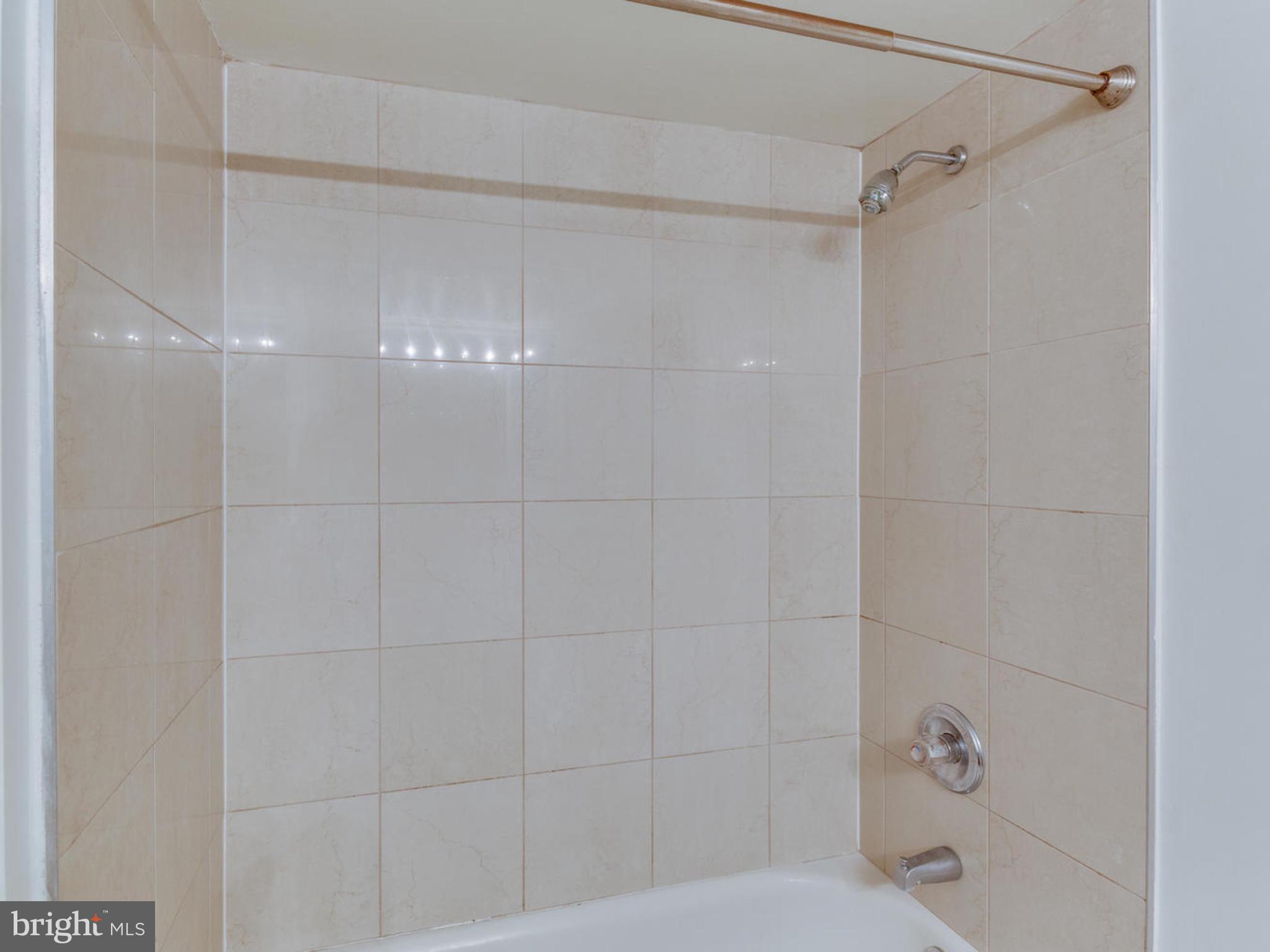 RENAISSANCE - Residential Lease