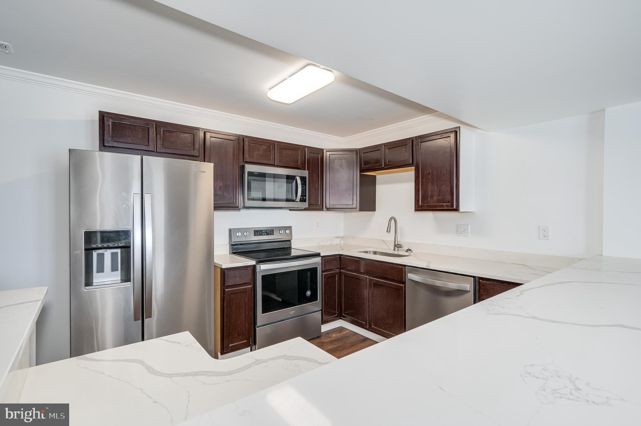 DEERFIELD VILLAGE - Residential Lease