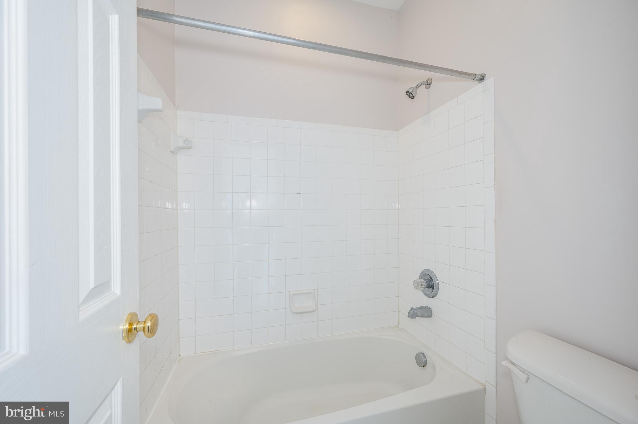 DEERFIELD VILLAGE - Residential Lease