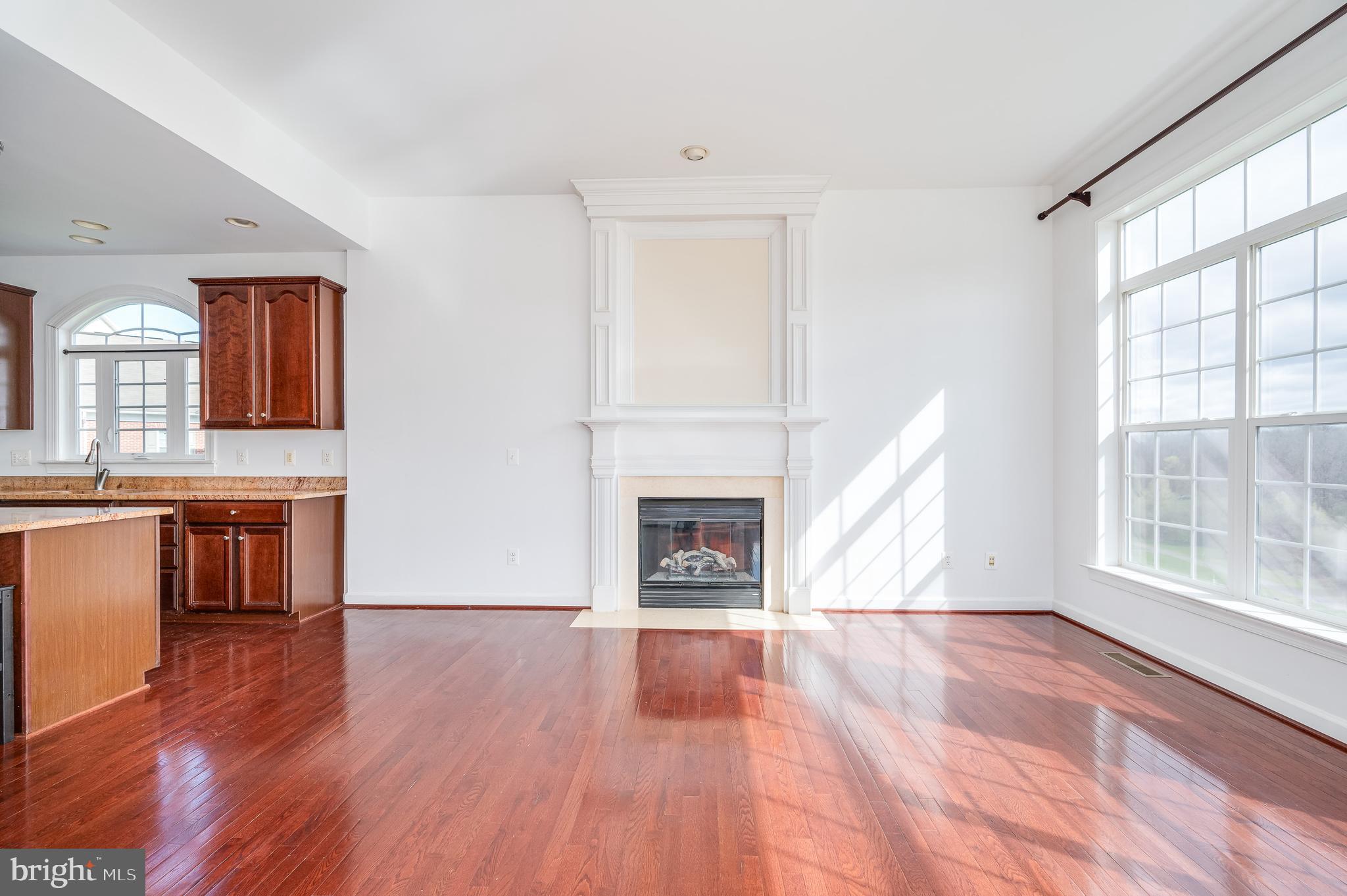 DEERFIELD VILLAGE - Residential Lease