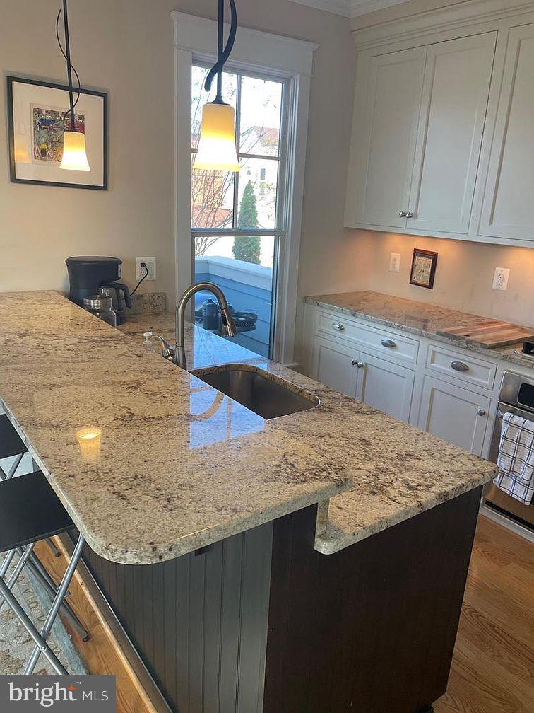 2132 N TAZEWELL COURT