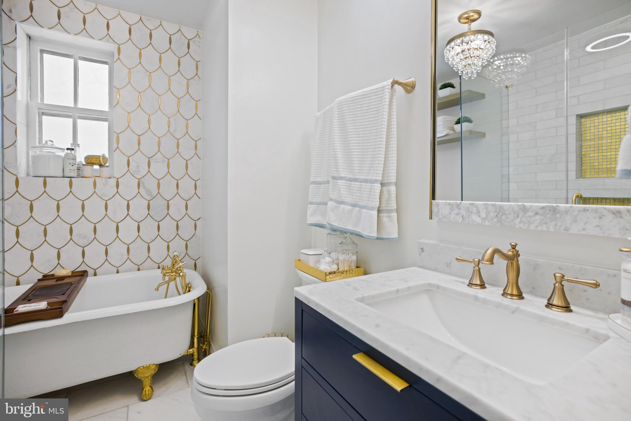 HISTORIC OLD TOWN - Residential Lease