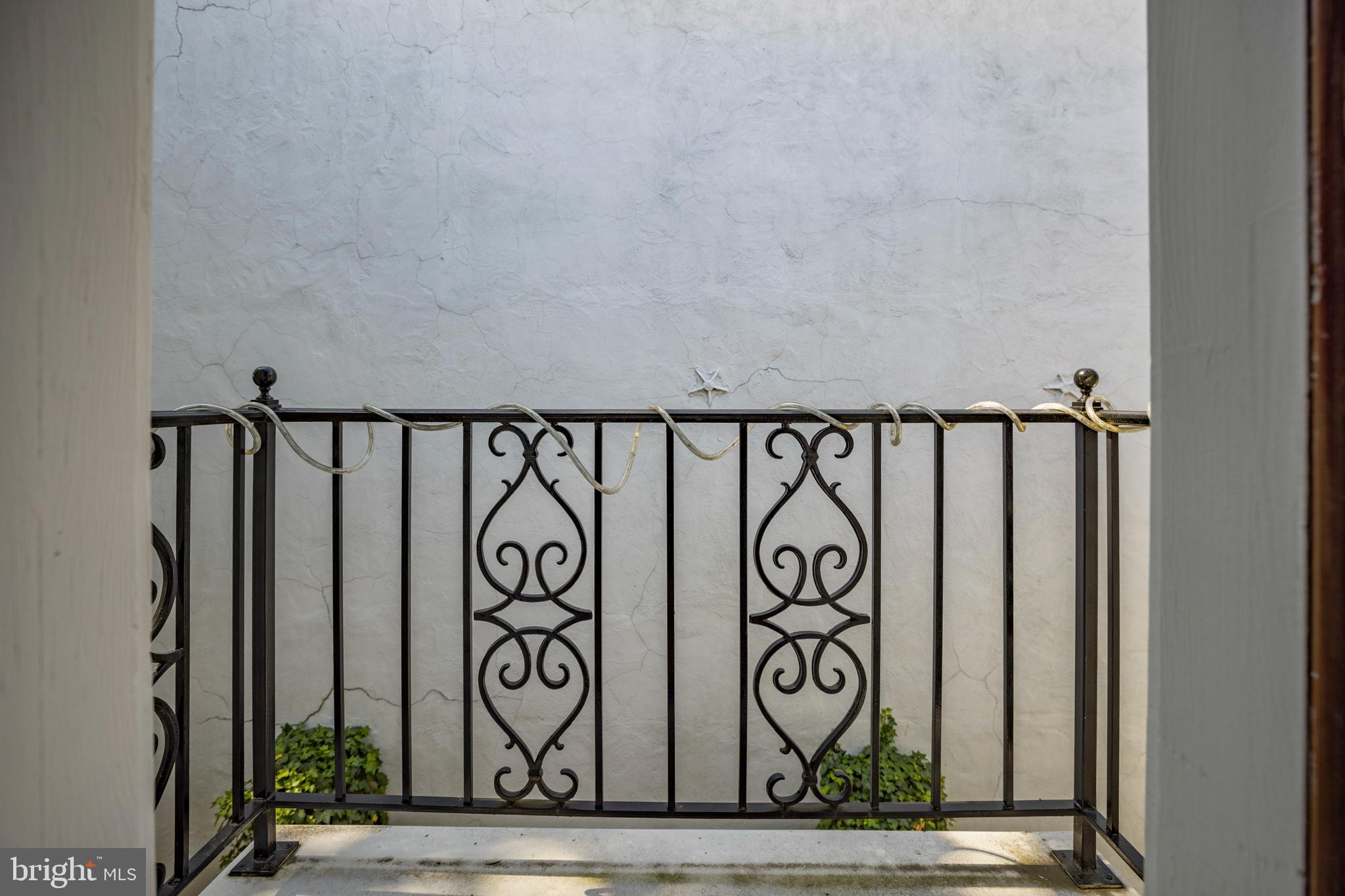 HISTORIC OLD TOWN - Residential Lease