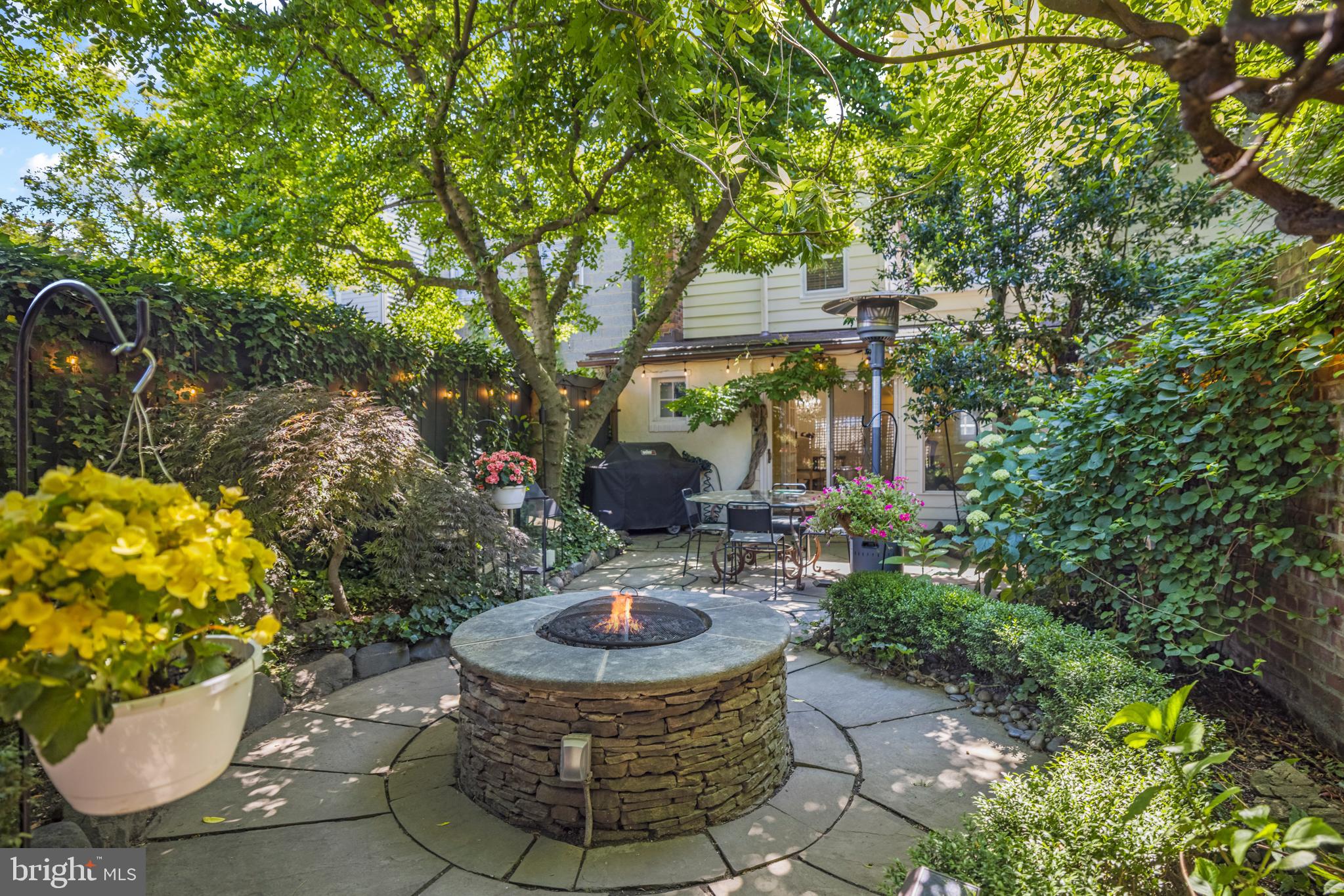 HISTORIC OLD TOWN - Residential Lease