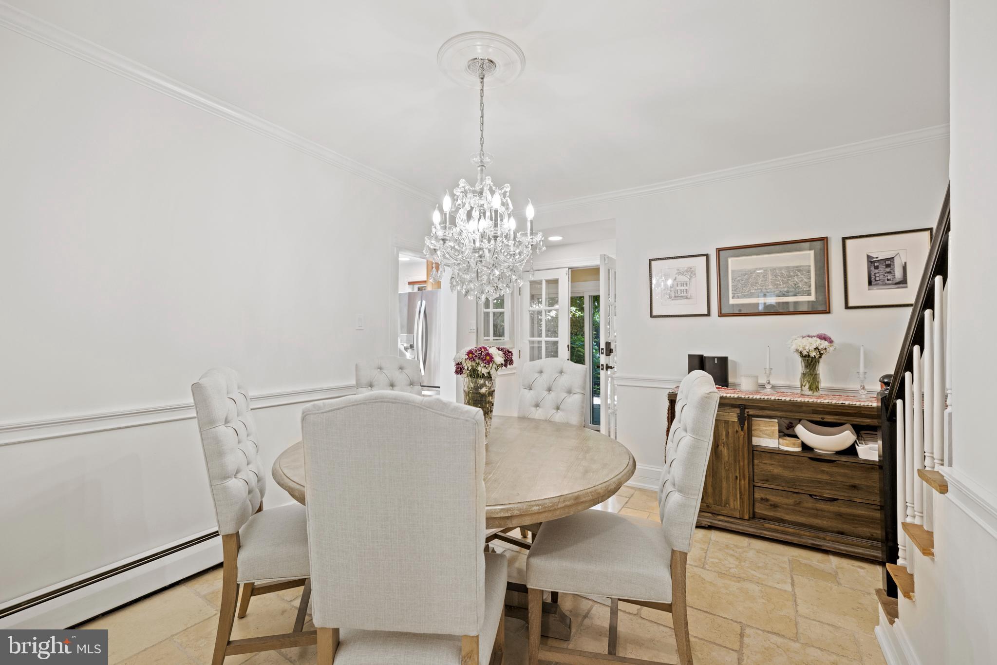 HISTORIC OLD TOWN - Residential Lease