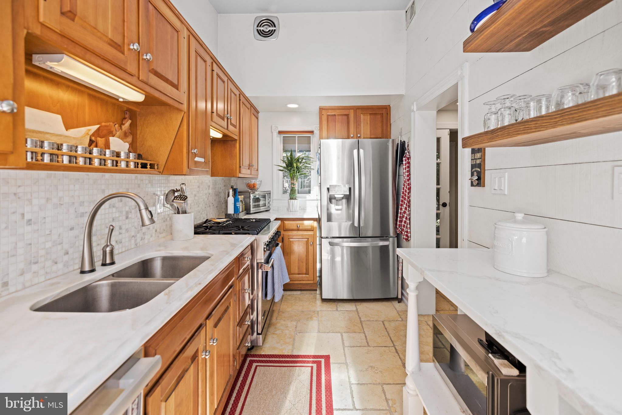 HISTORIC OLD TOWN - Residential Lease