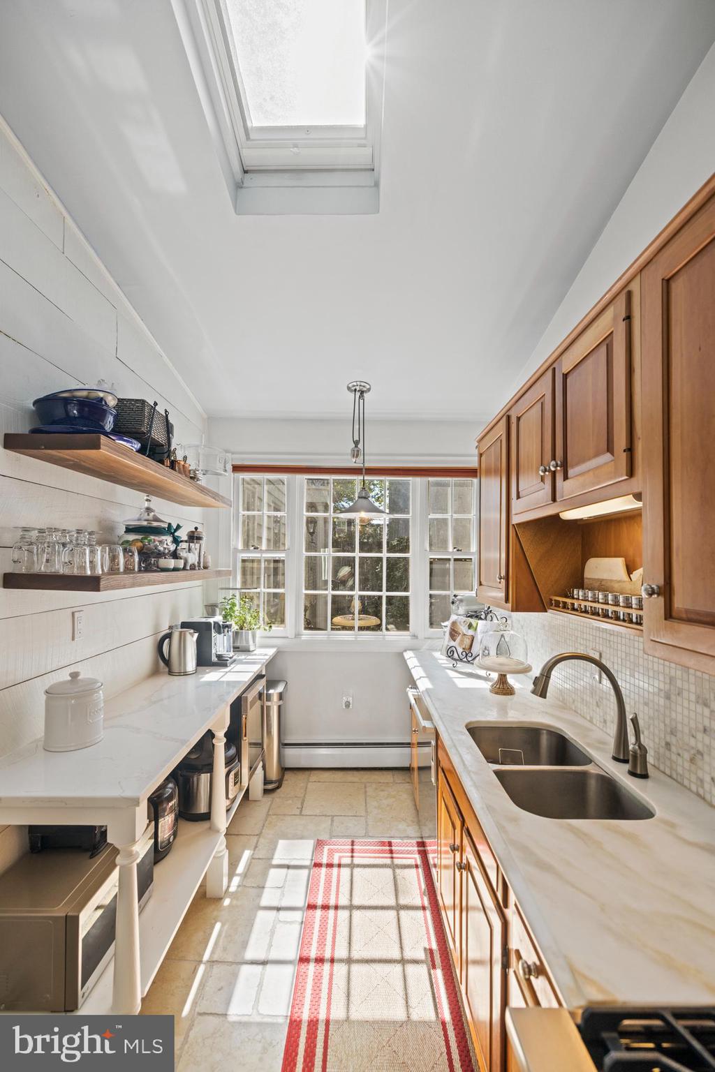 HISTORIC OLD TOWN - Residential Lease