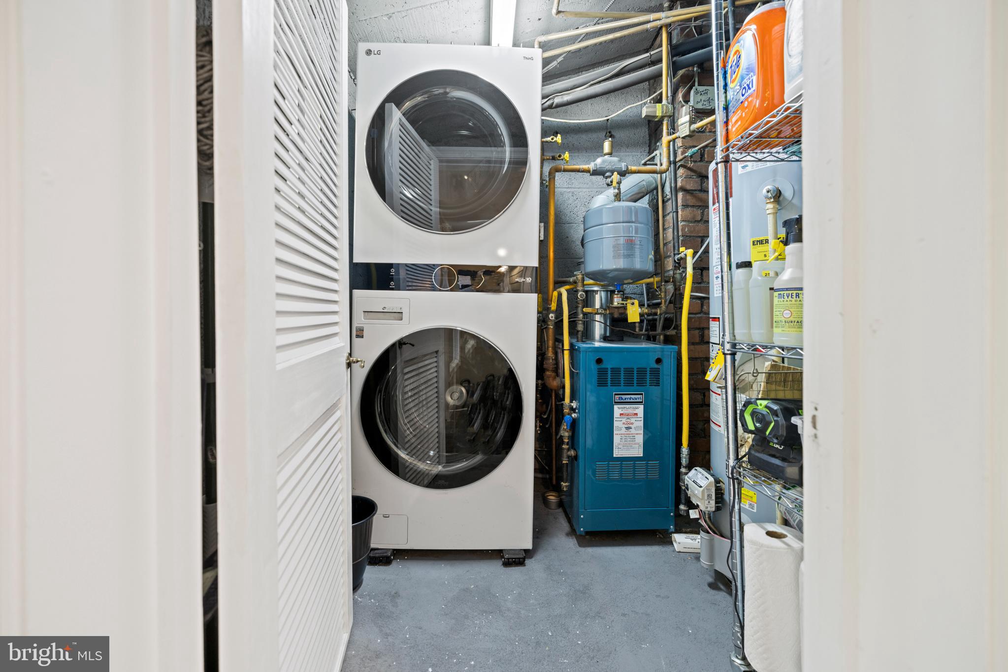 HISTORIC OLD TOWN - Residential Lease