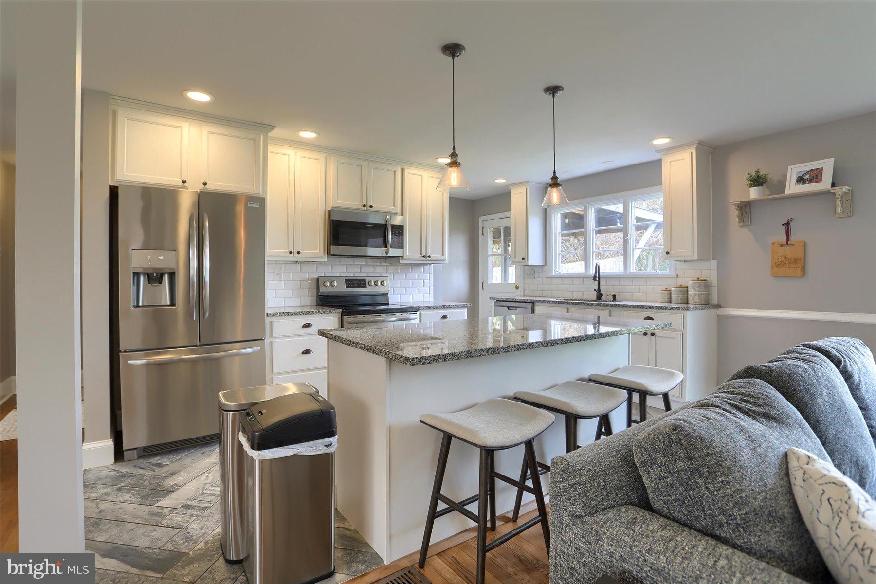 LENKER MANOR - Residential