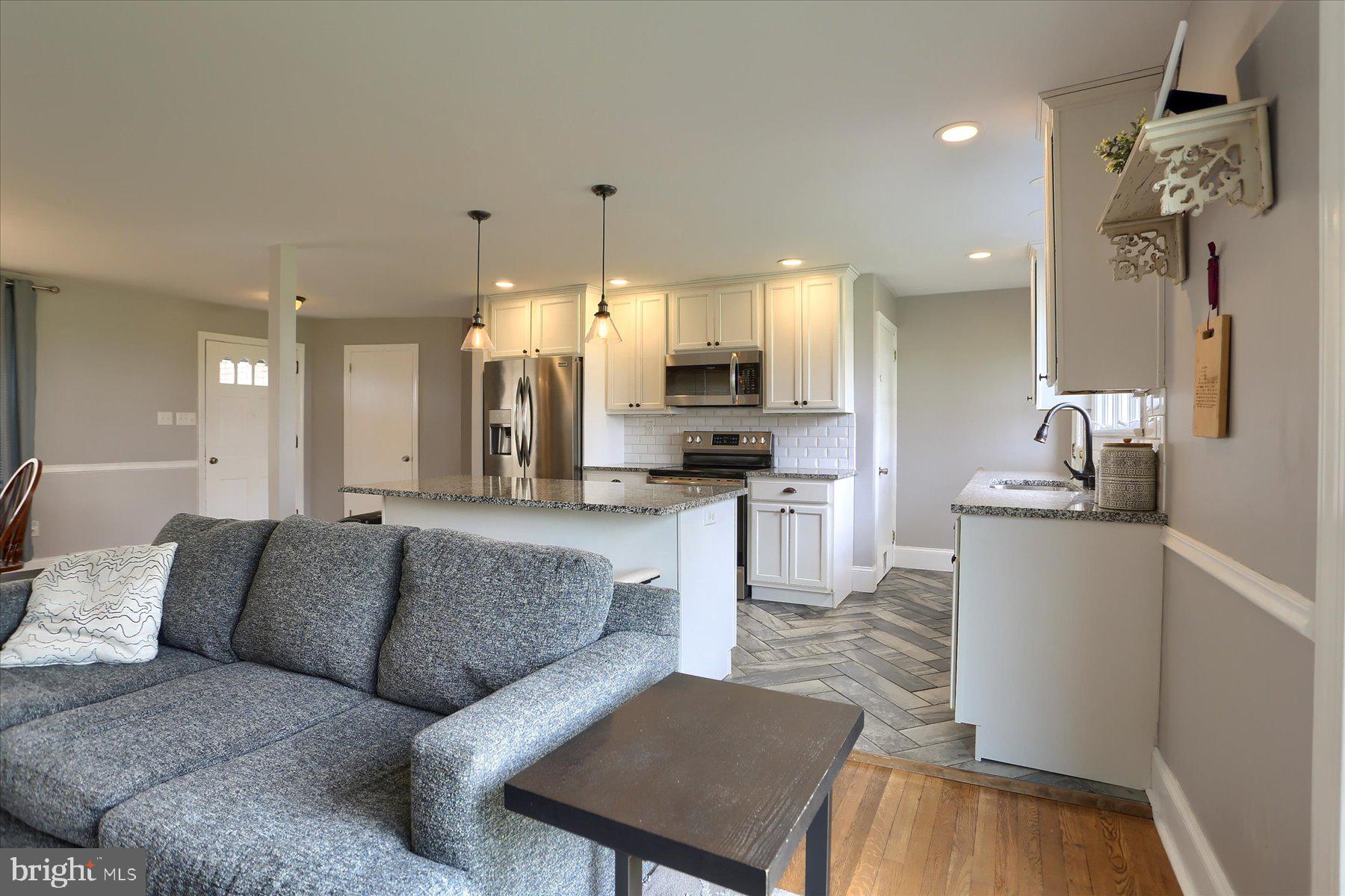 LENKER MANOR - Residential