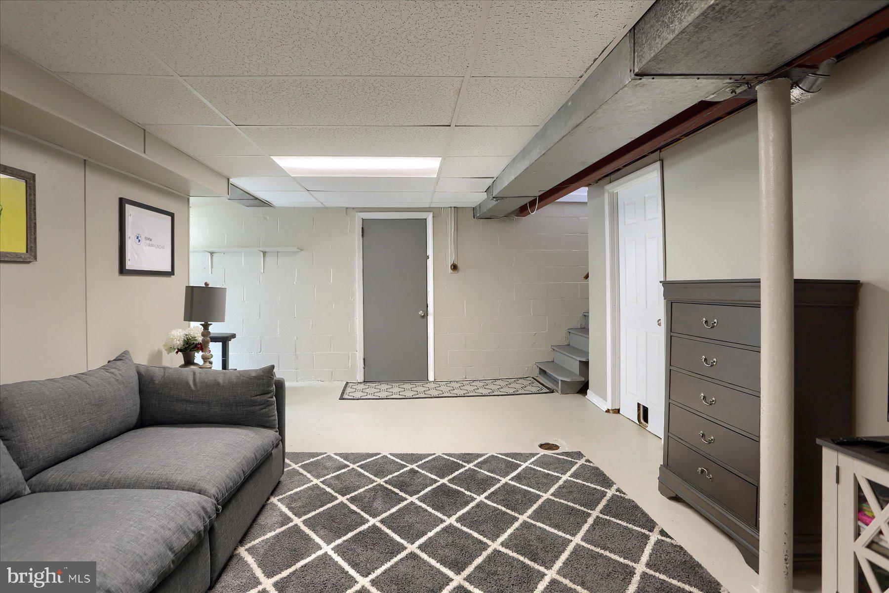 LENKER MANOR - Residential