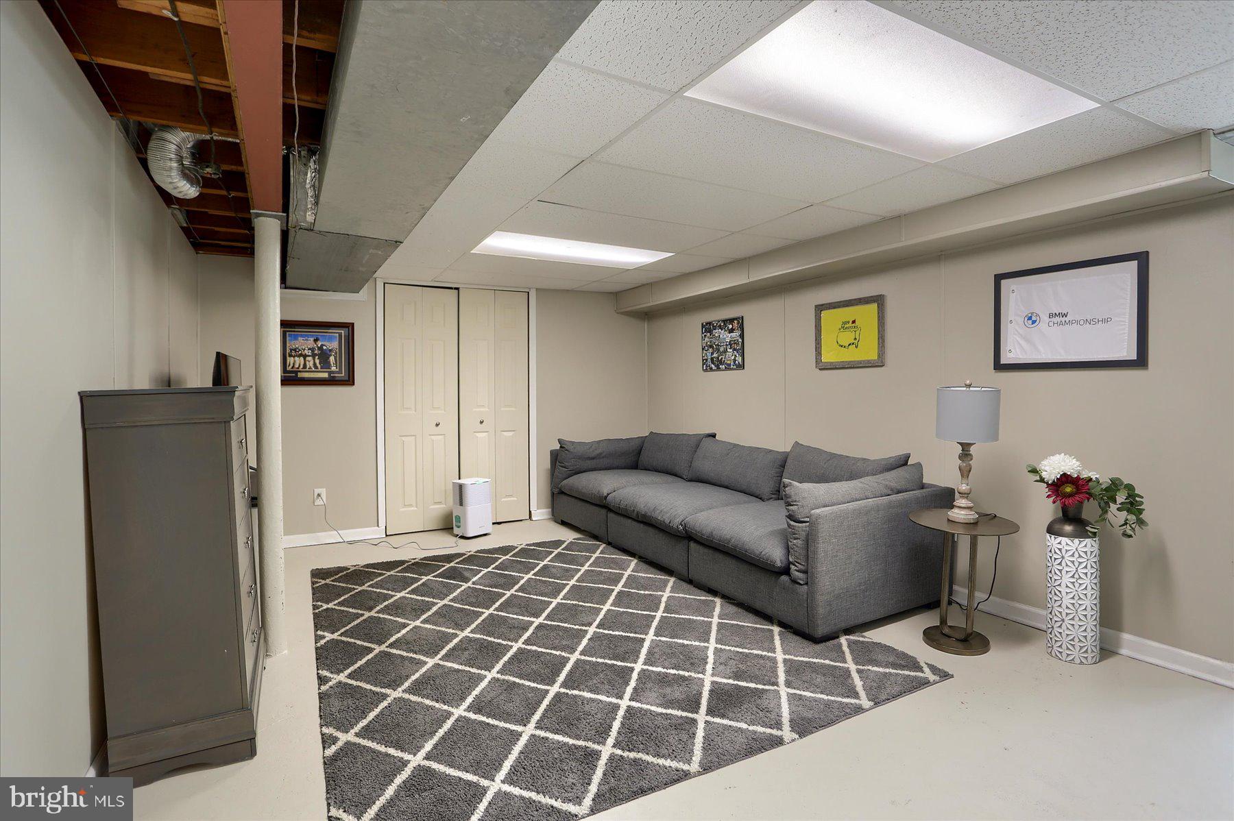 LENKER MANOR - Residential