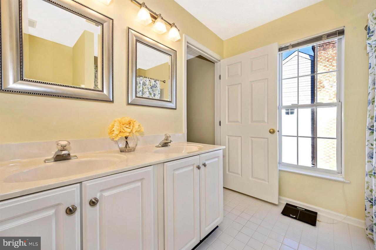 DEARBOUGHT - Residential Lease