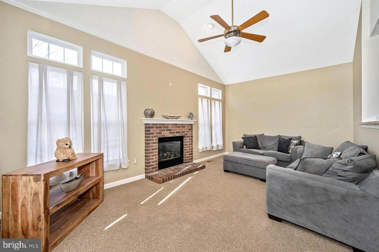 DEARBOUGHT - Residential Lease