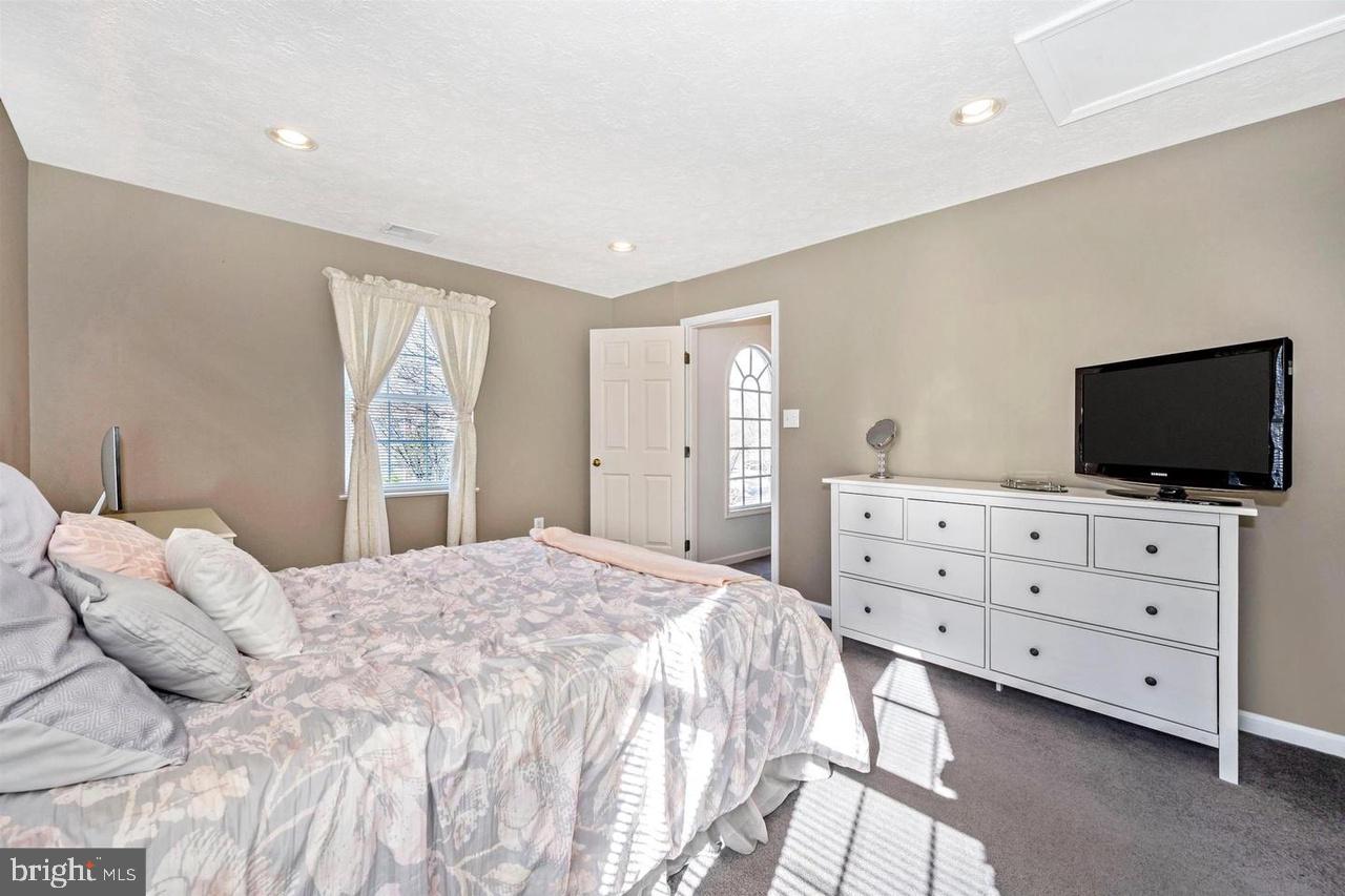 DEARBOUGHT - Residential Lease