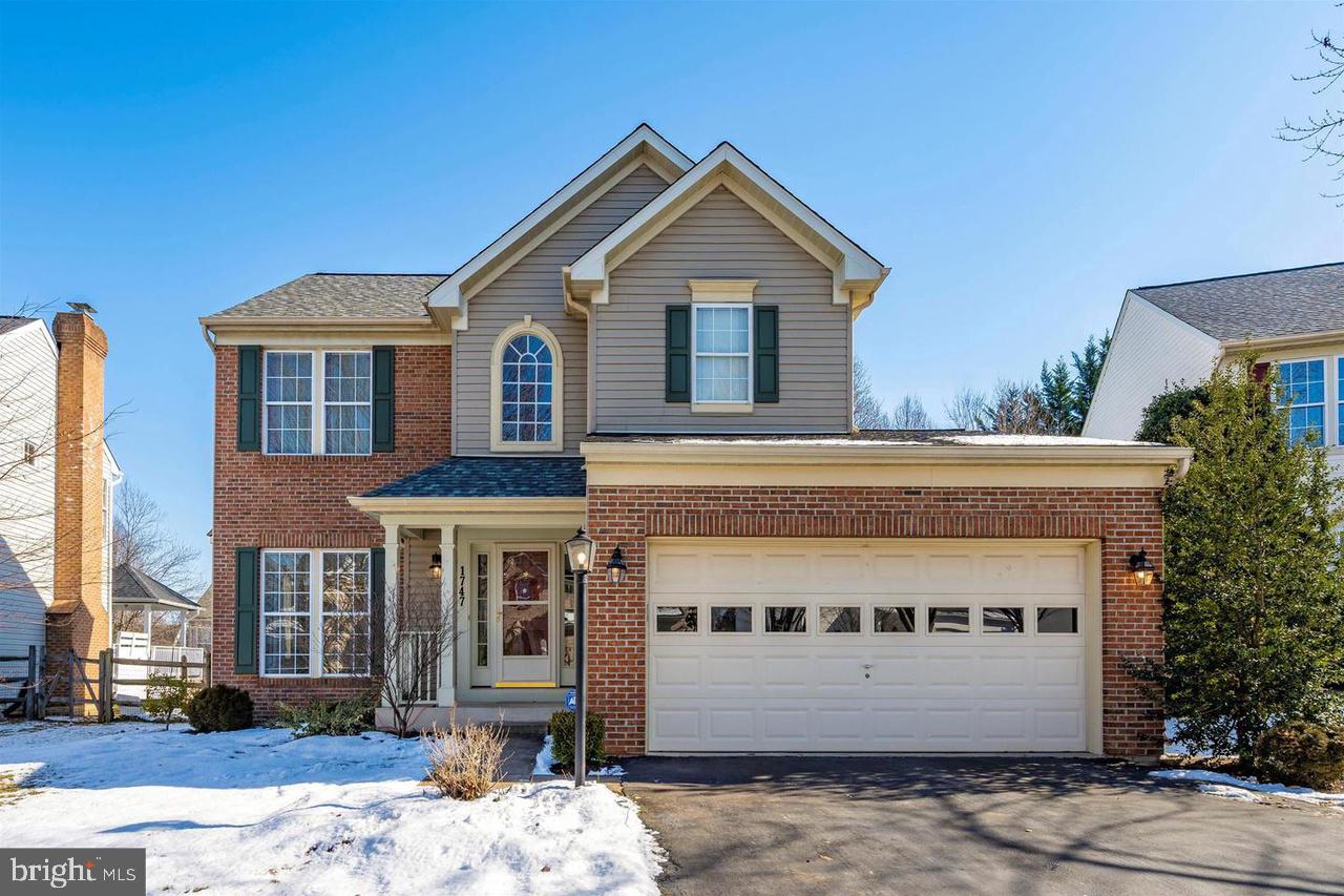 DEARBOUGHT - Residential Lease